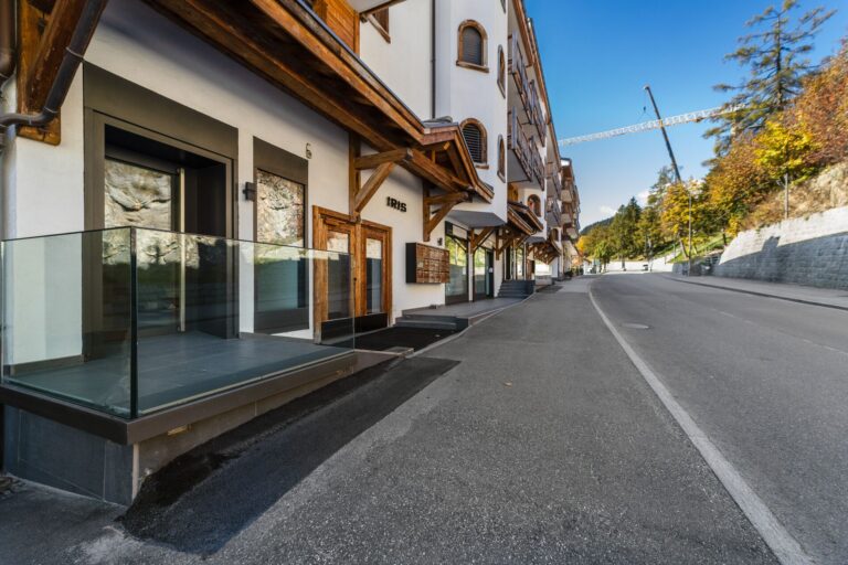 Locaux-commerciaux-Crans-Montana-AtticaCransLocp-5617805