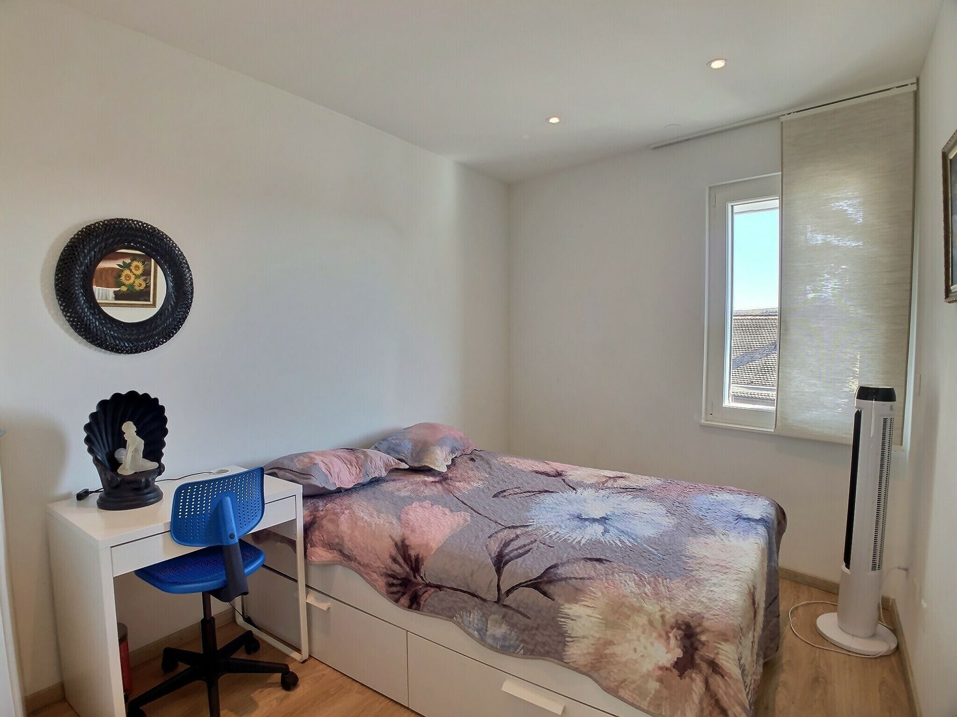 Contemporary and spacious semi-detached villa - Vue 7