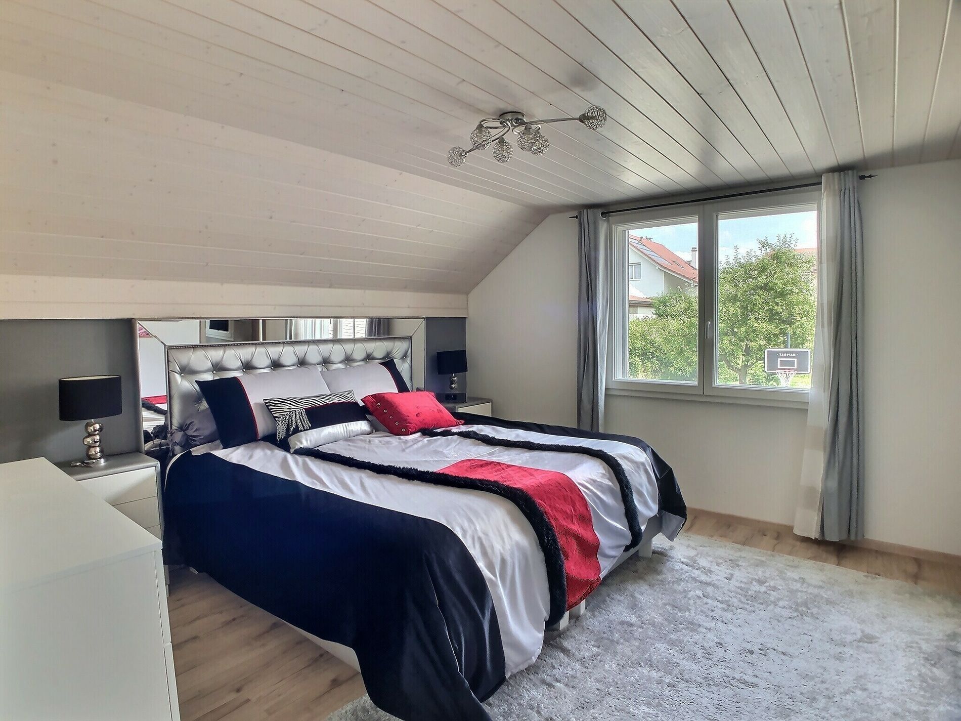 Large contemporary detached house - Vue 8