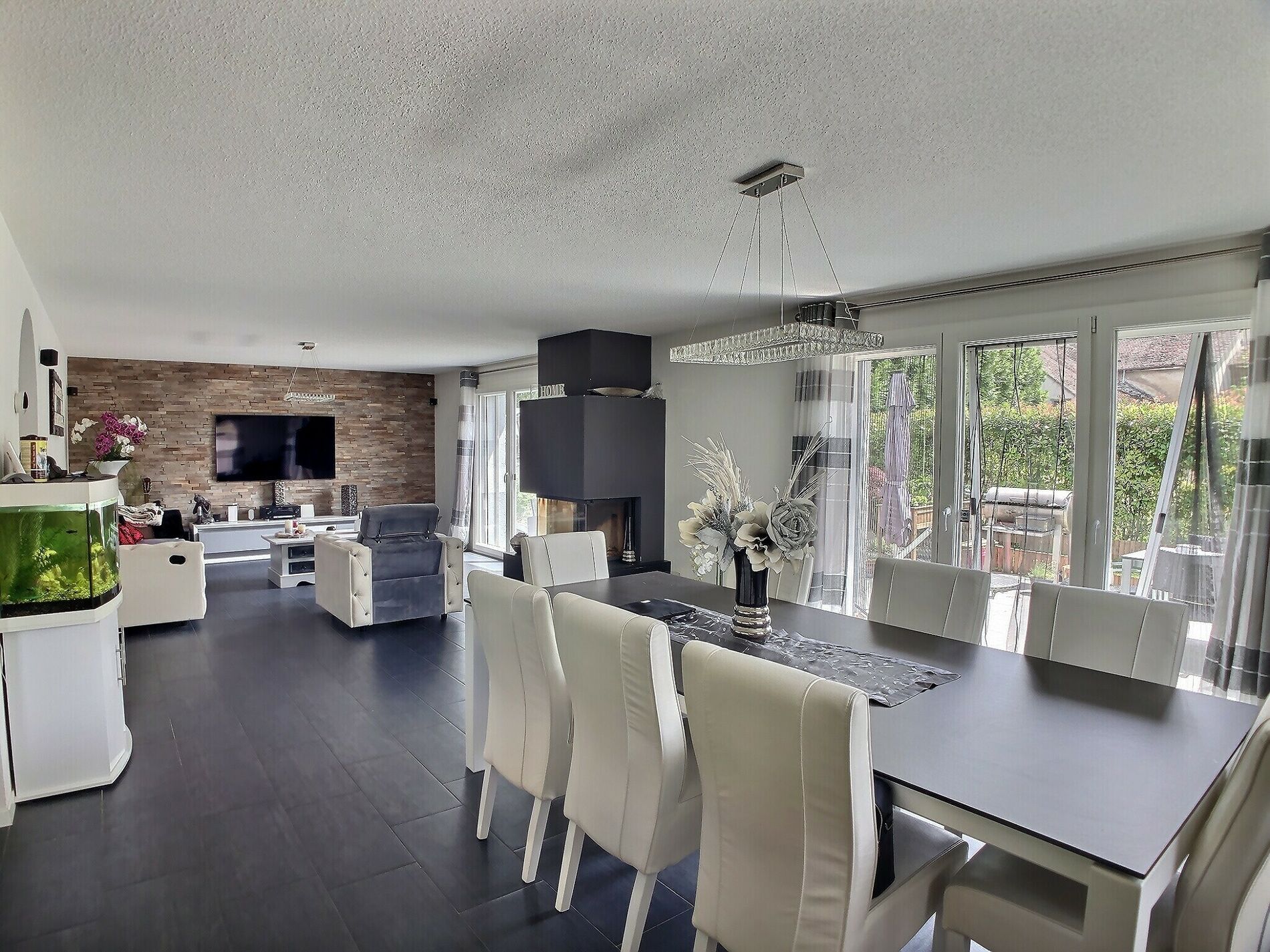 Large contemporary detached house - Vue 5