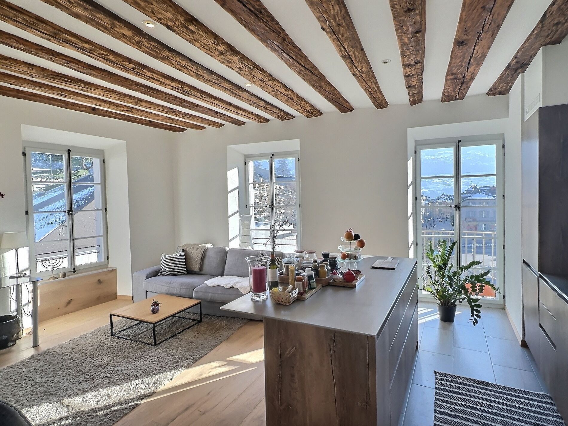 Appartement avec beaucoup de cachet en vieille ville de Sion - Vue 1