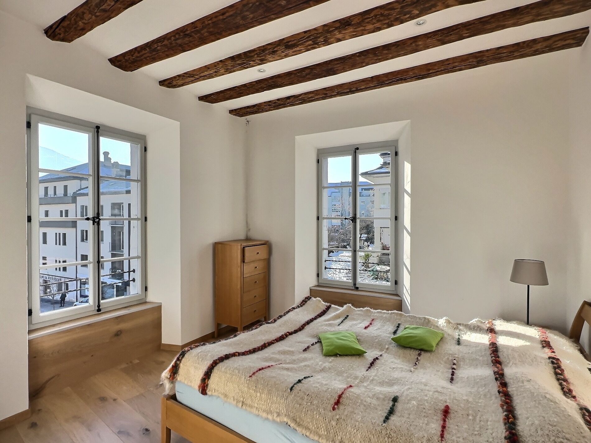 Appartement avec beaucoup de cachet en vieille ville de Sion - Vue 3