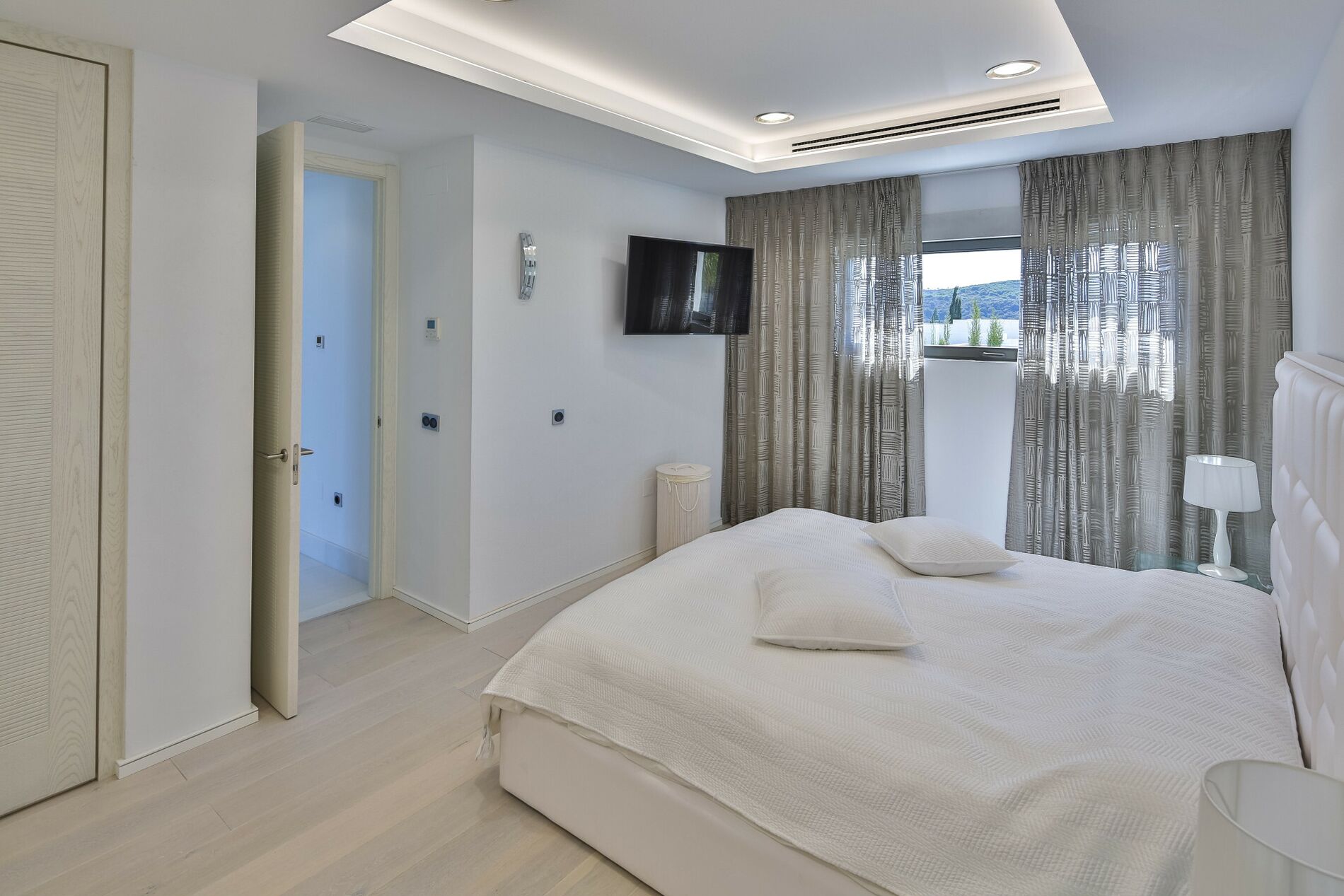 Luxury property with six dwellings - Vue 11