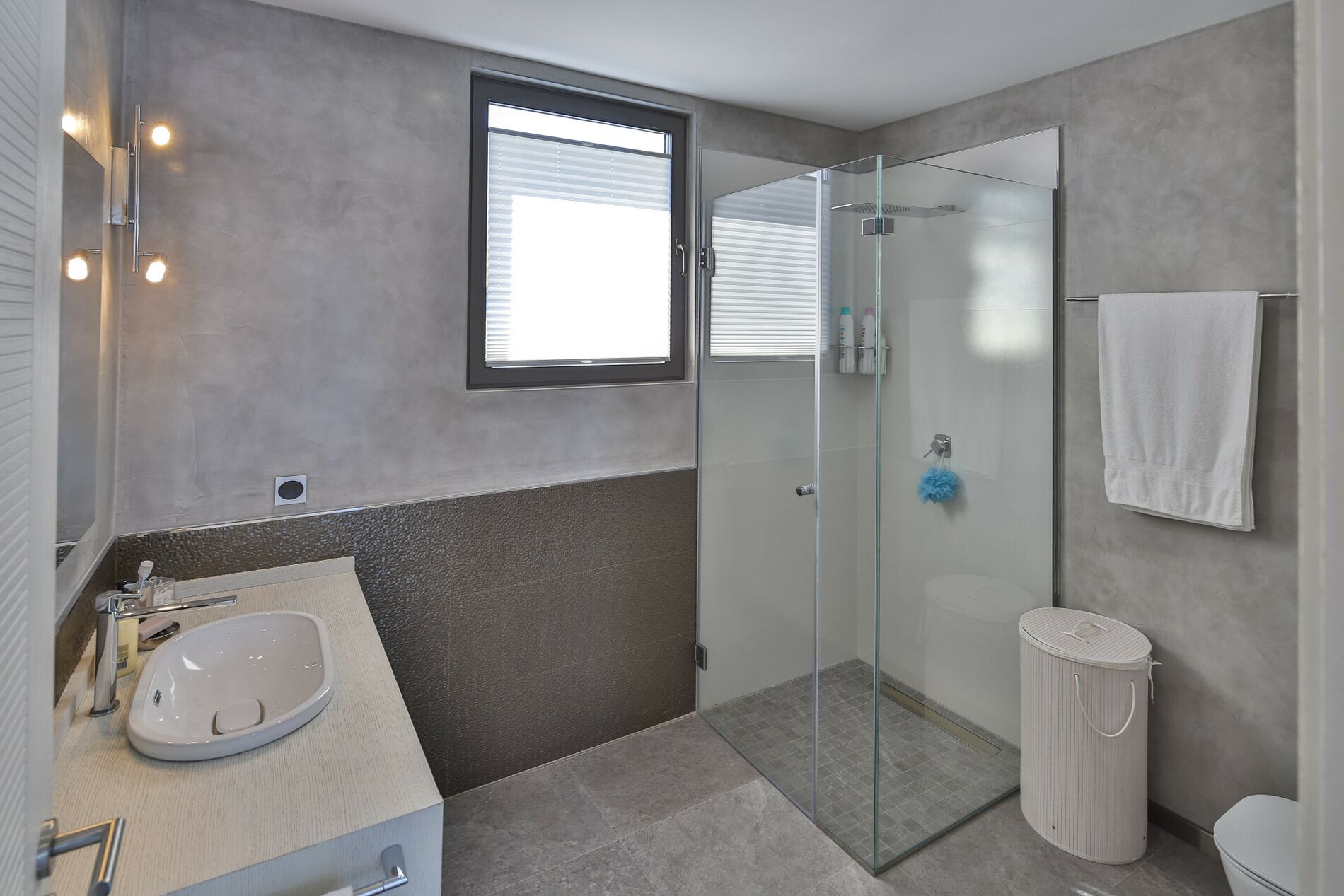 Luxury property with six dwellings - Vue 12