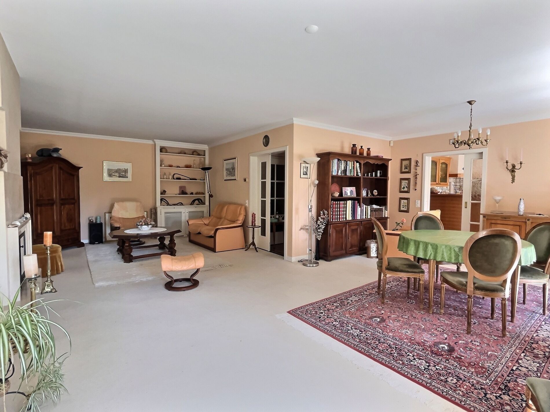 Detached villa in a quiet neighborhood - Vue 4