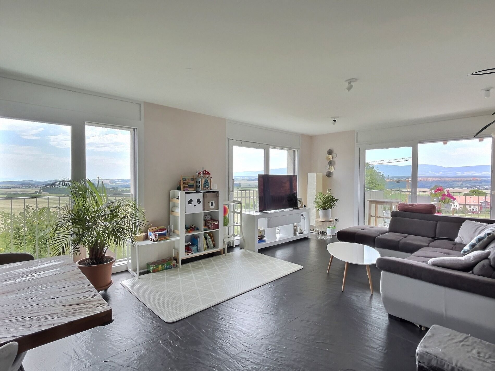 Beautiful apartment with countryside views - Vue 3