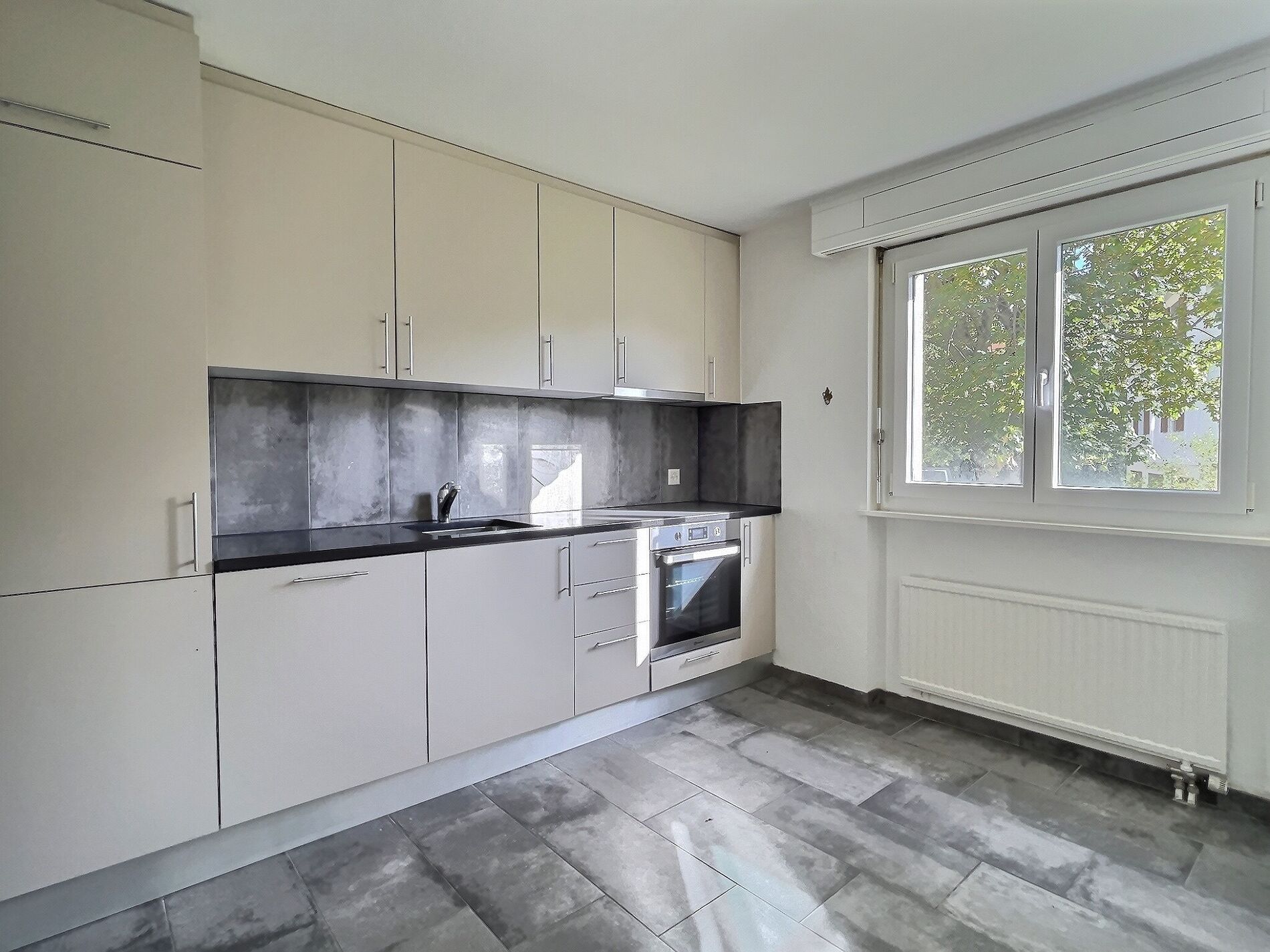 Fully renovated 3.5 room apartment - Vue 4