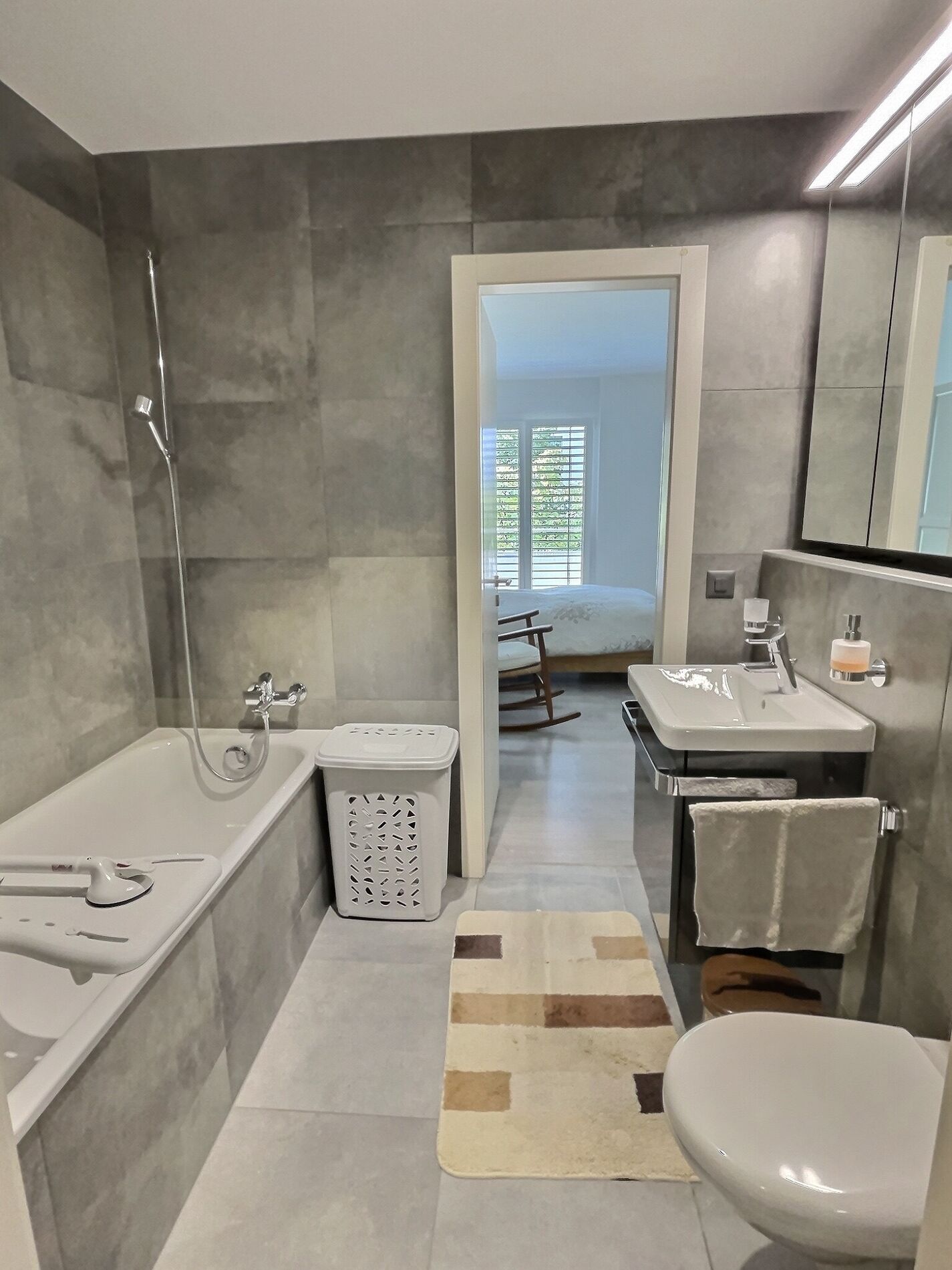 Appartement contemporain proche de la gare - Vue 6