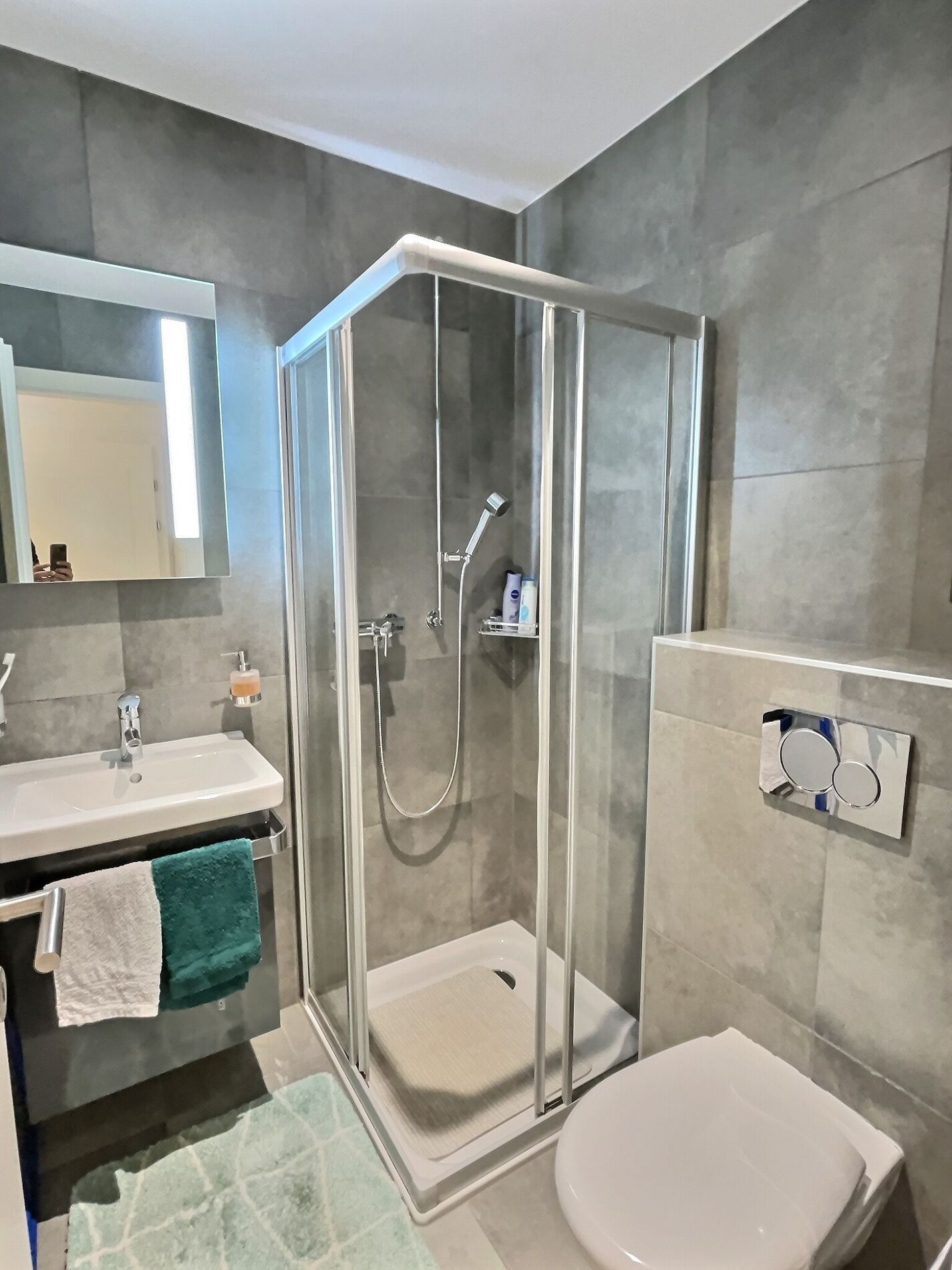 Appartement contemporain proche de la gare - Vue 9
