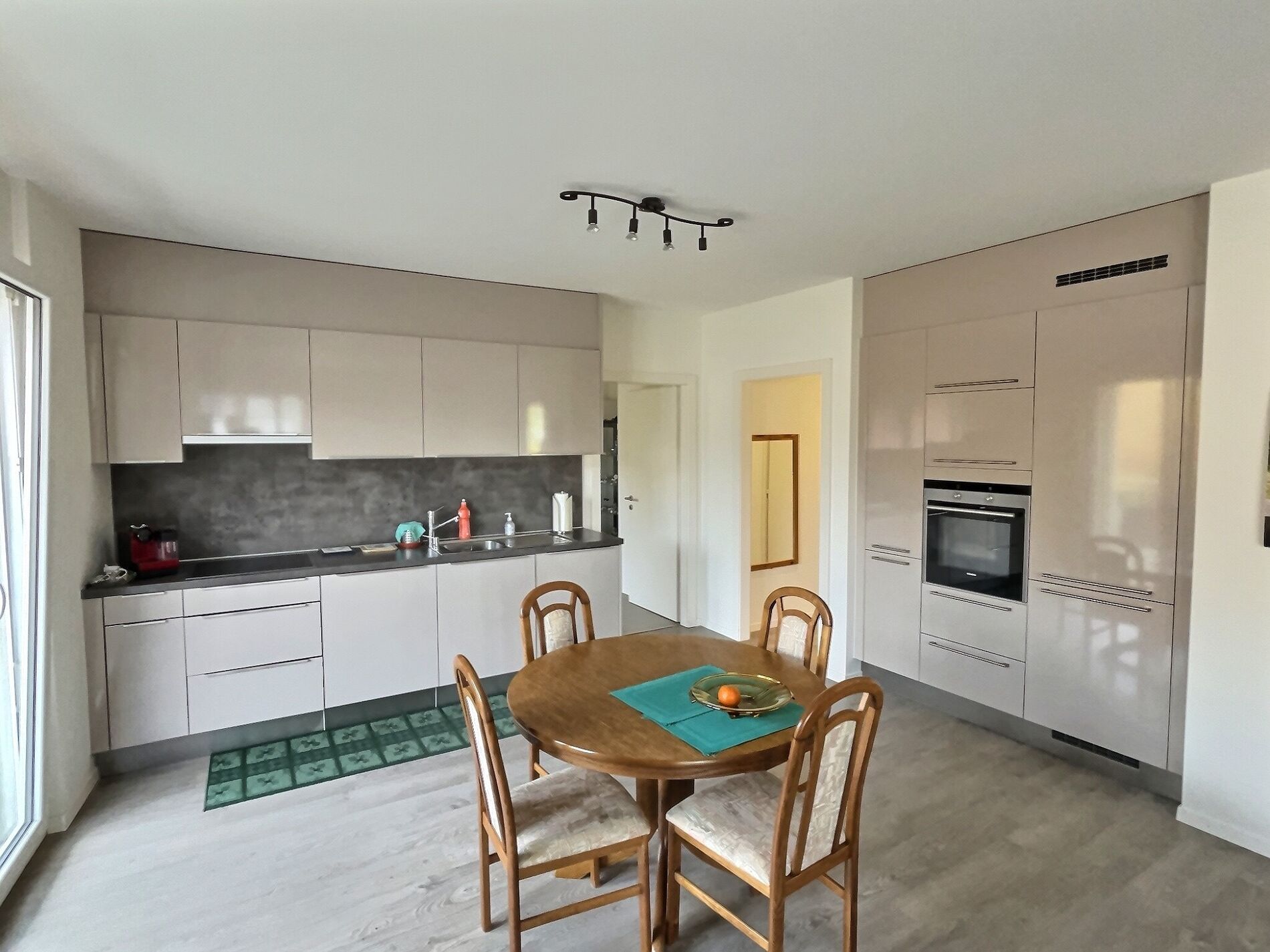 Appartement contemporain proche de la gare - Vue 3