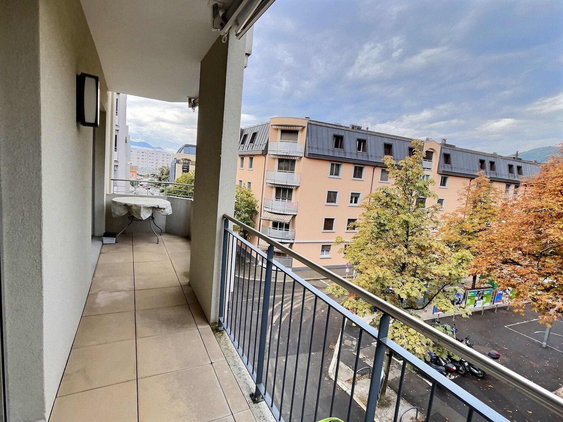 Appartement contemporain proche de la gare - Vue 4