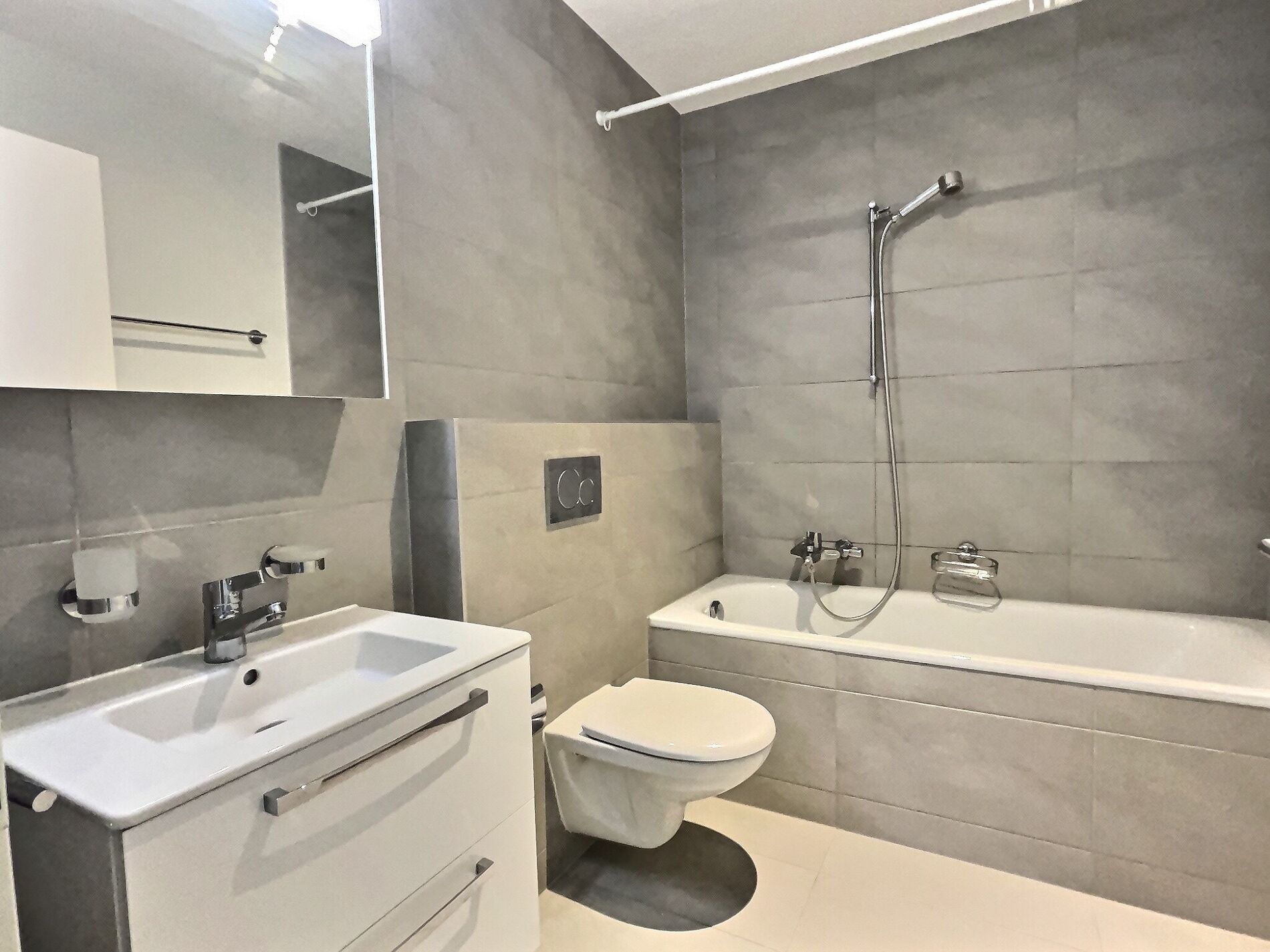 Appartement contemporain proche de la gare - Vue 6