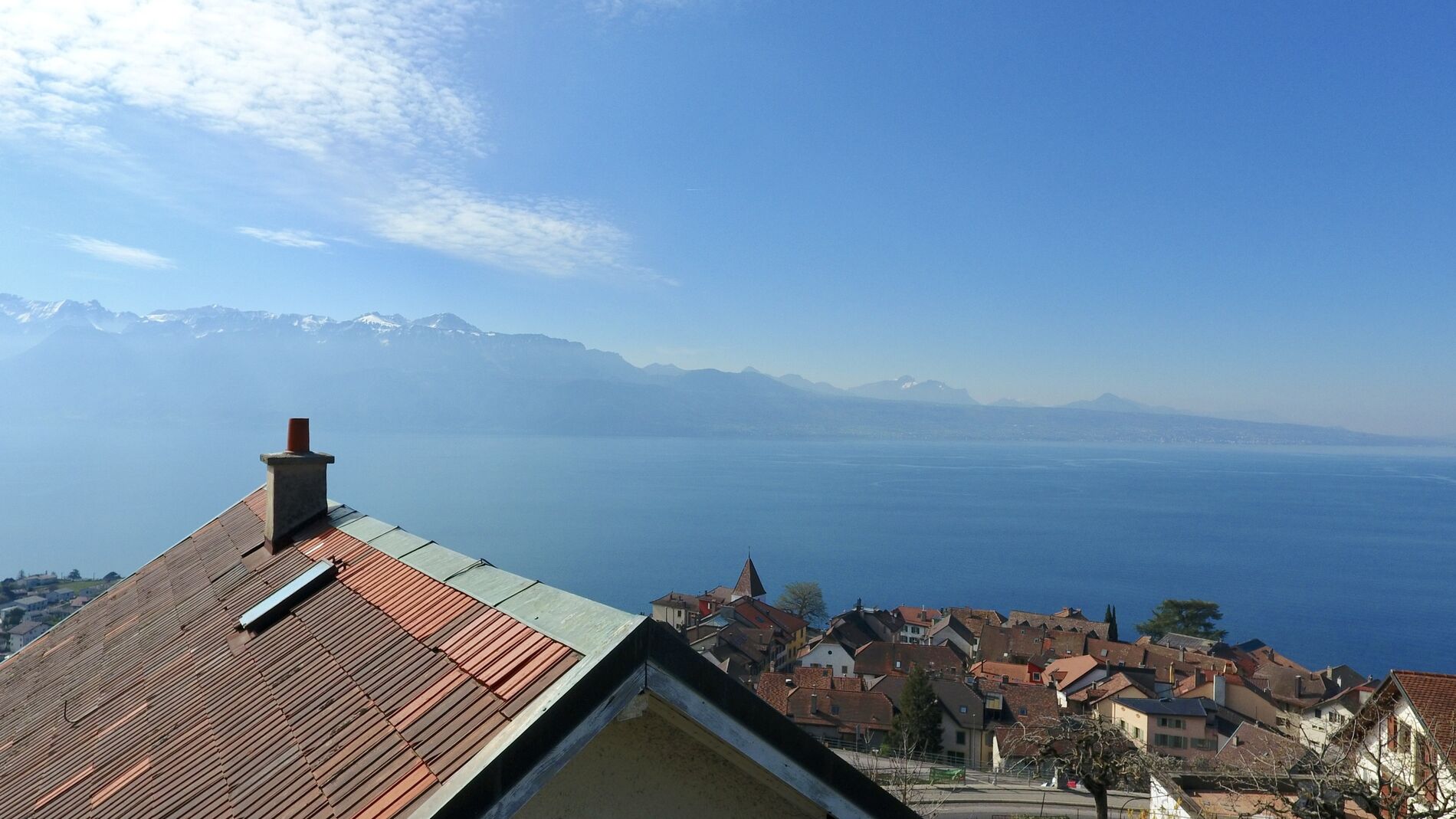 Maison à rénover avec vue imprenable sur le lac - Vue 5