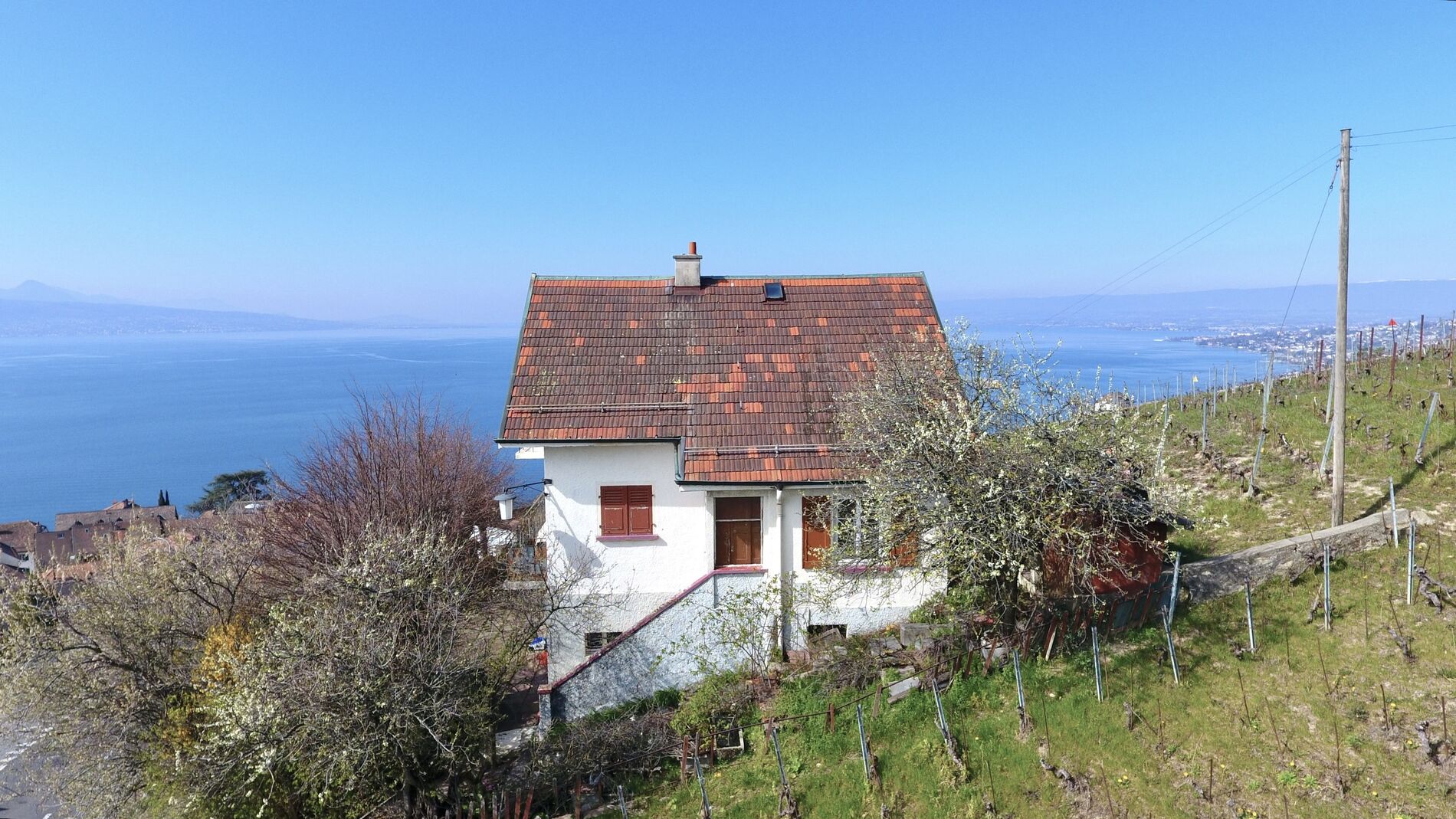 Maison à rénover avec vue imprenable sur le lac - Vue 4