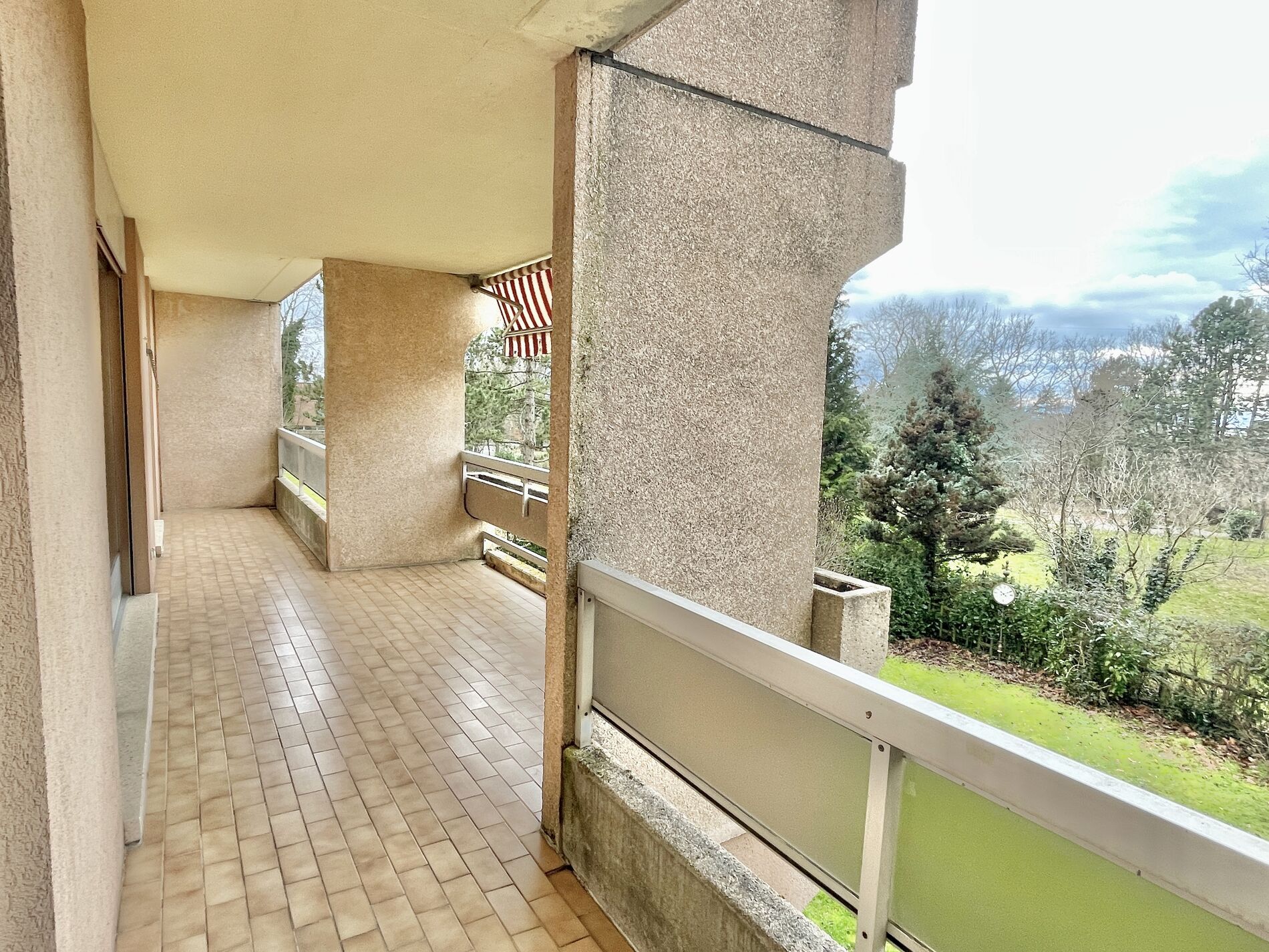 Spacieux appartement au grand potentiel - Vue 1