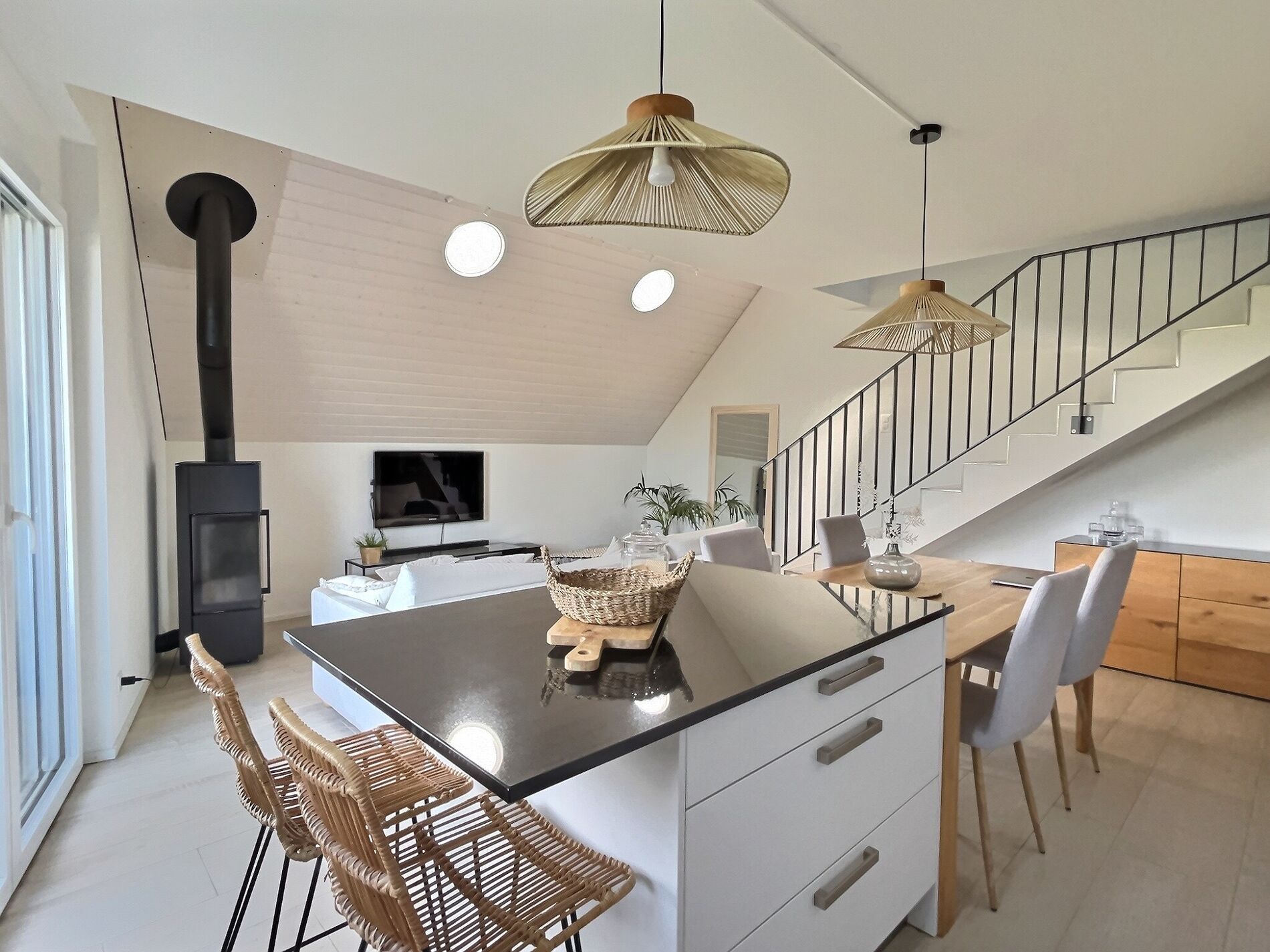 Penthaz – Penthouse with countryside views - Vue 3