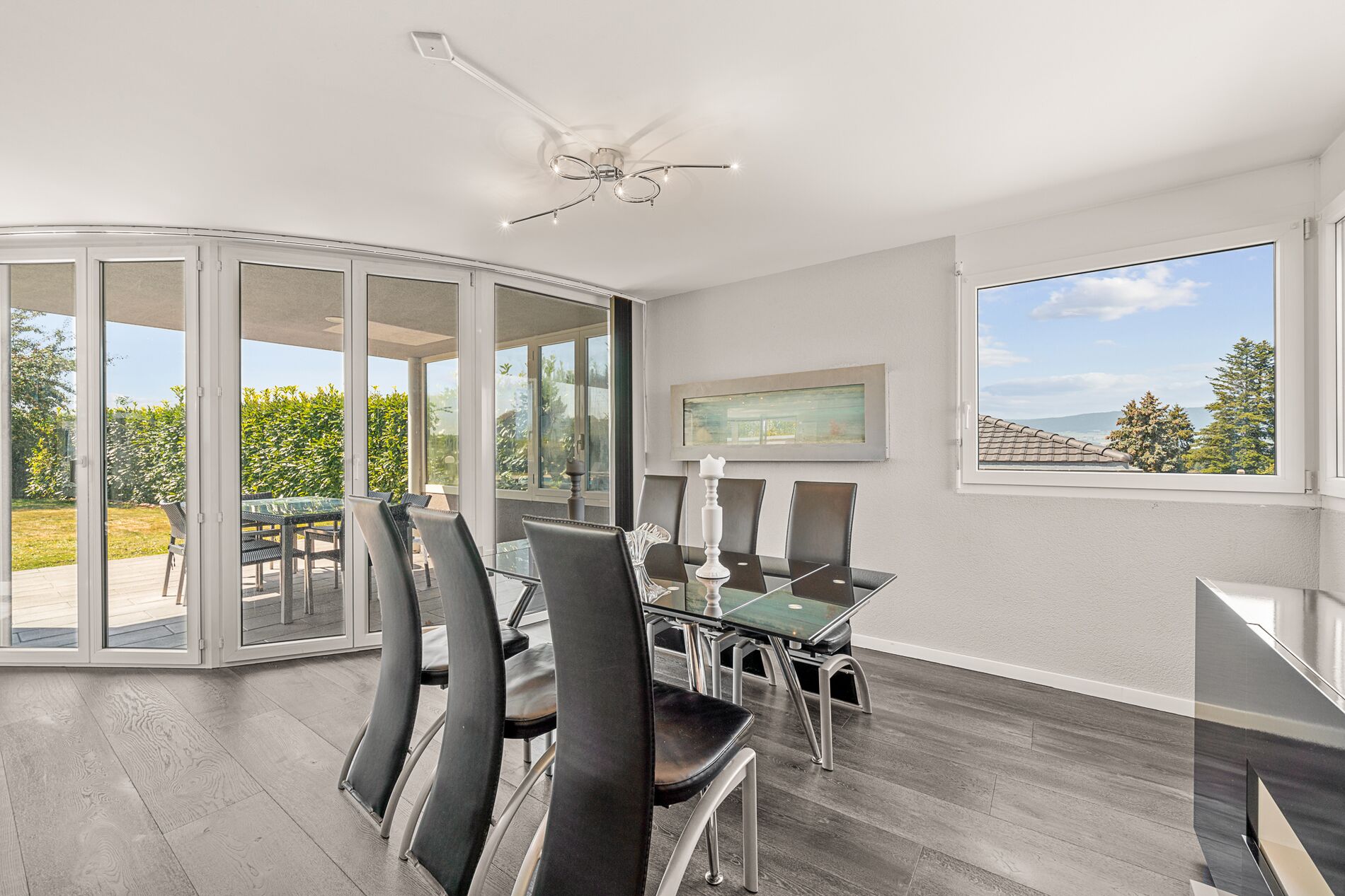 Spacious contemporary house with swimming pool - Vue 3