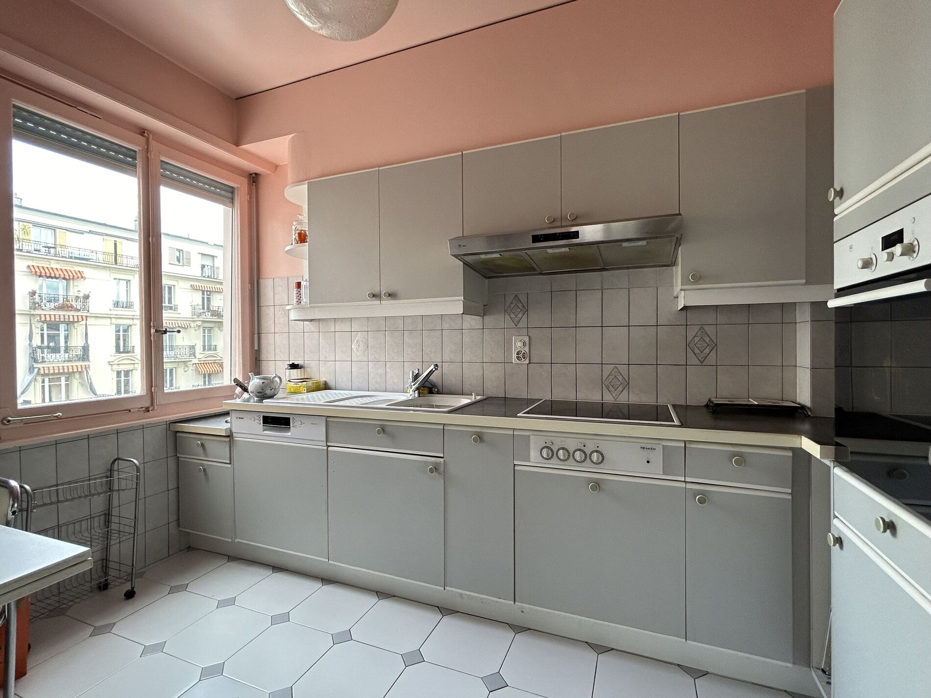 Apartment with balcony in the center of Lausanne - Vue 5