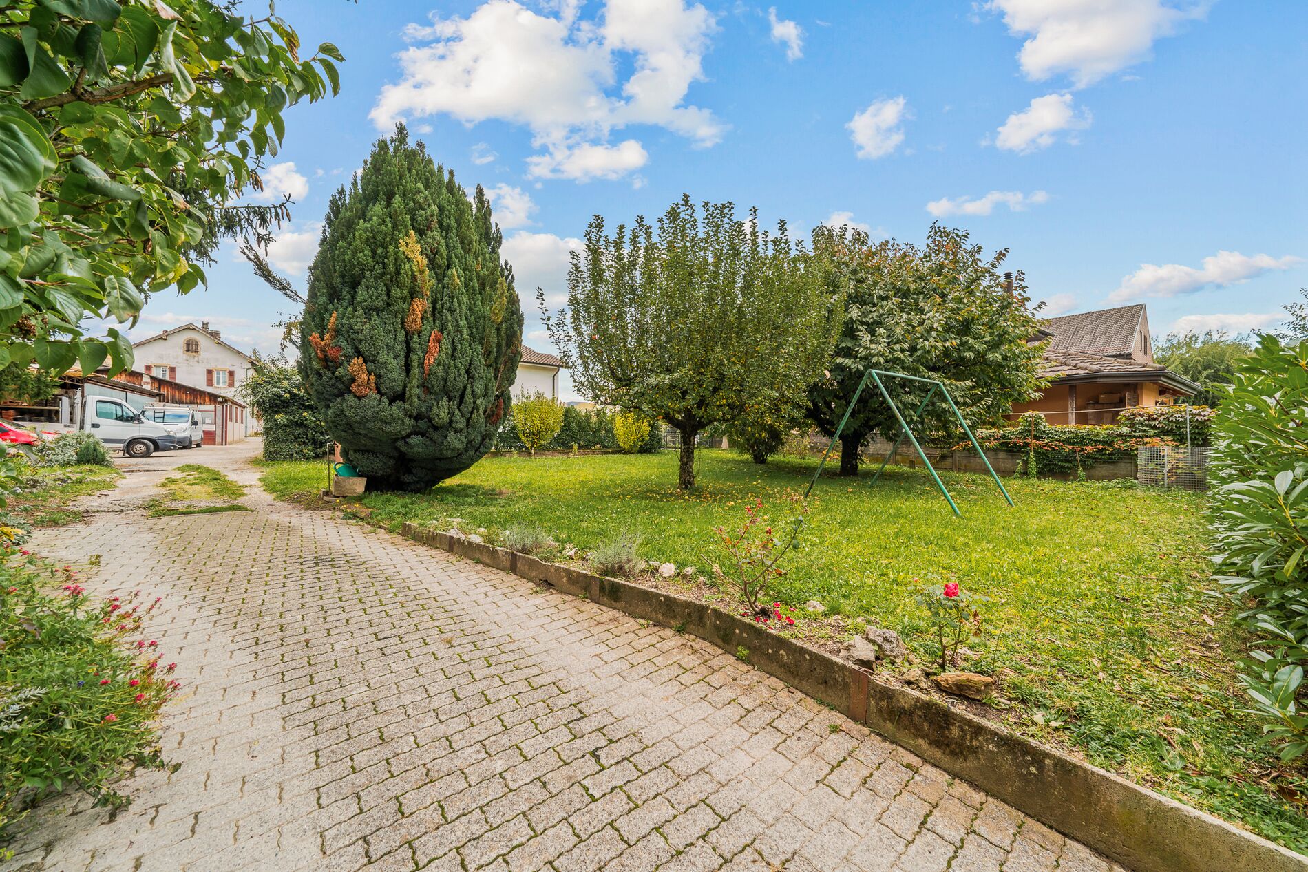 Multi-purpose house with strong potential - Vue 3