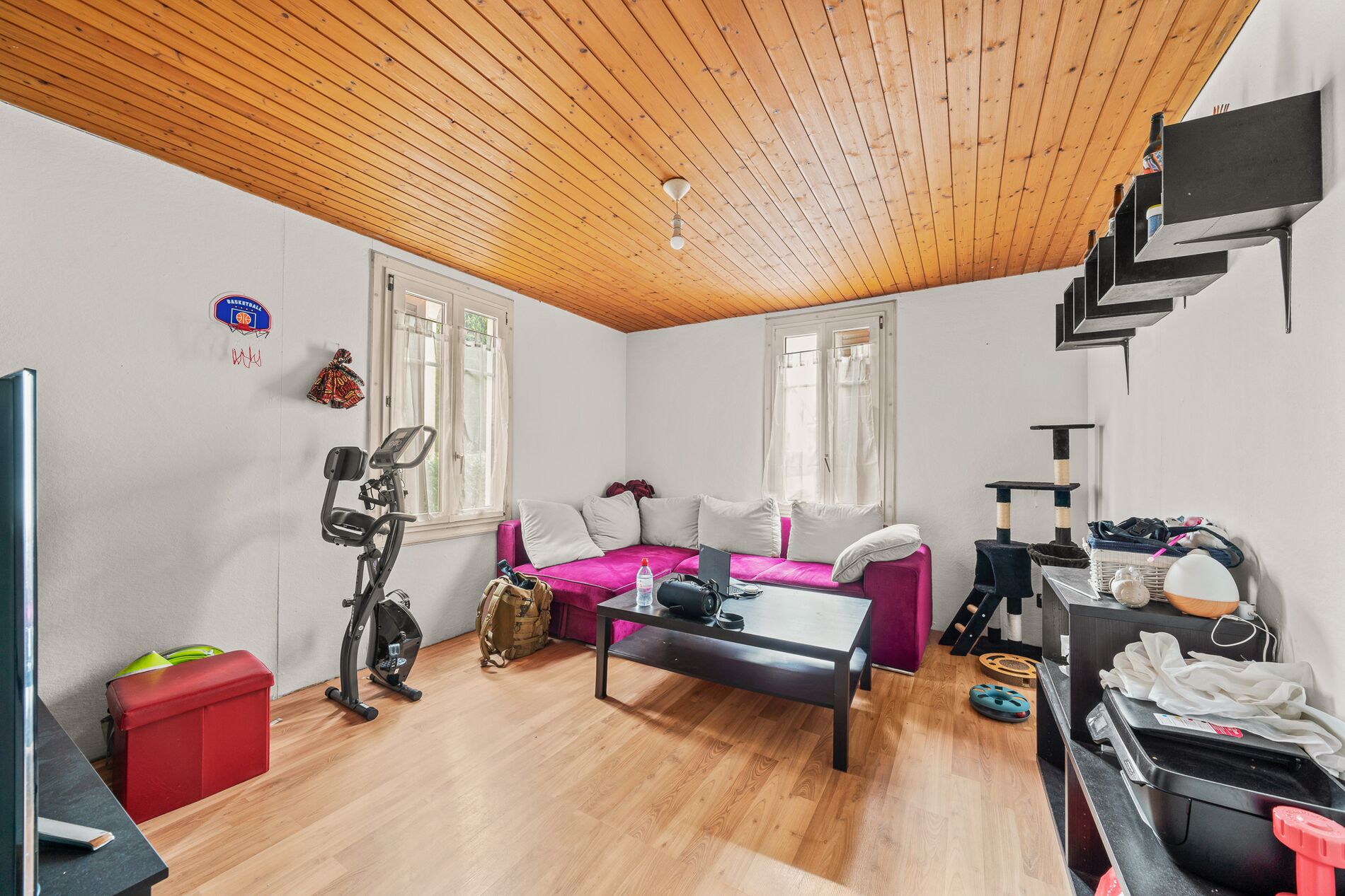 Multi-purpose house with strong potential - Vue 9