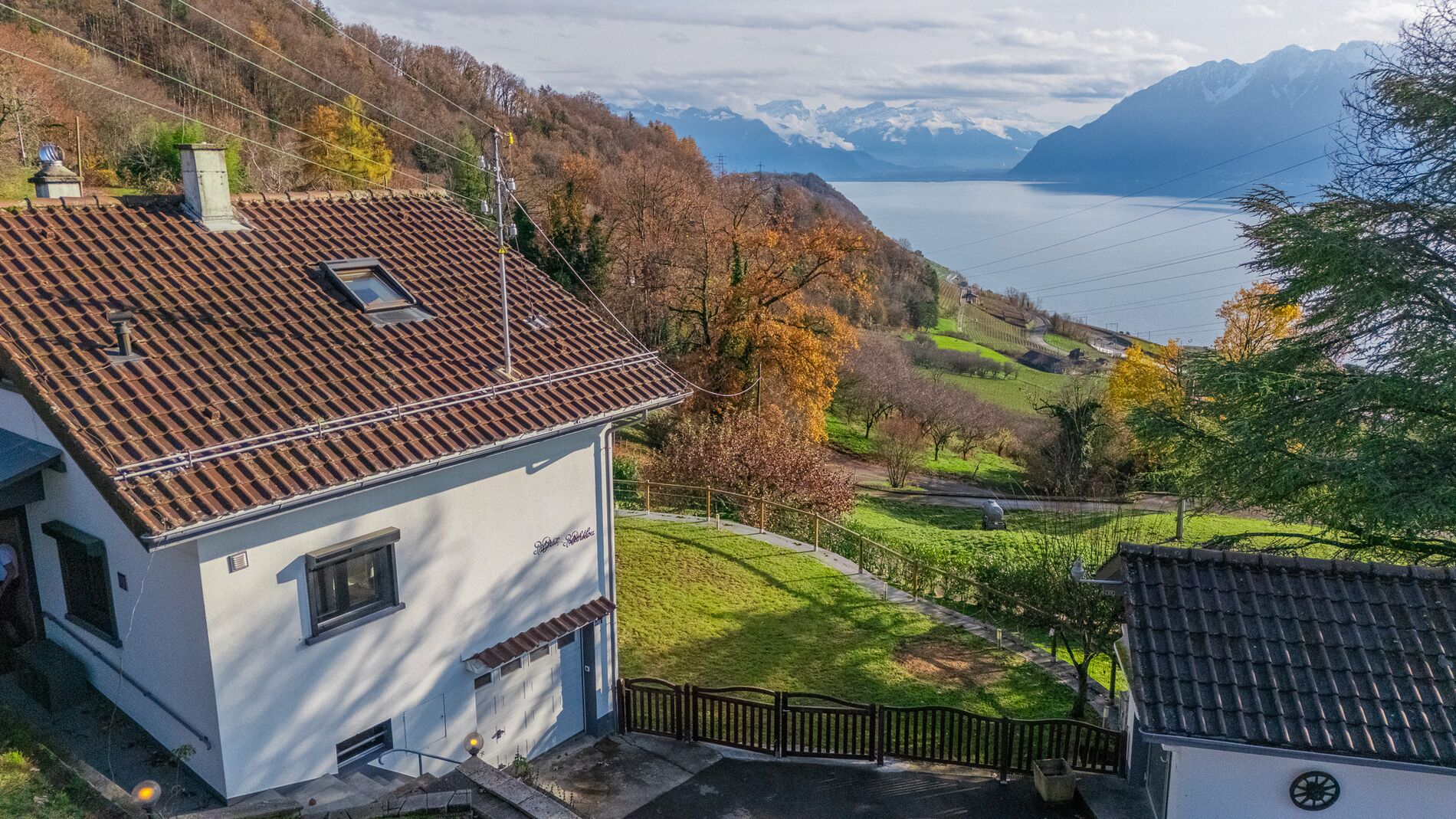 Villa avec vue sur le lac et les montagnes - Vue 1