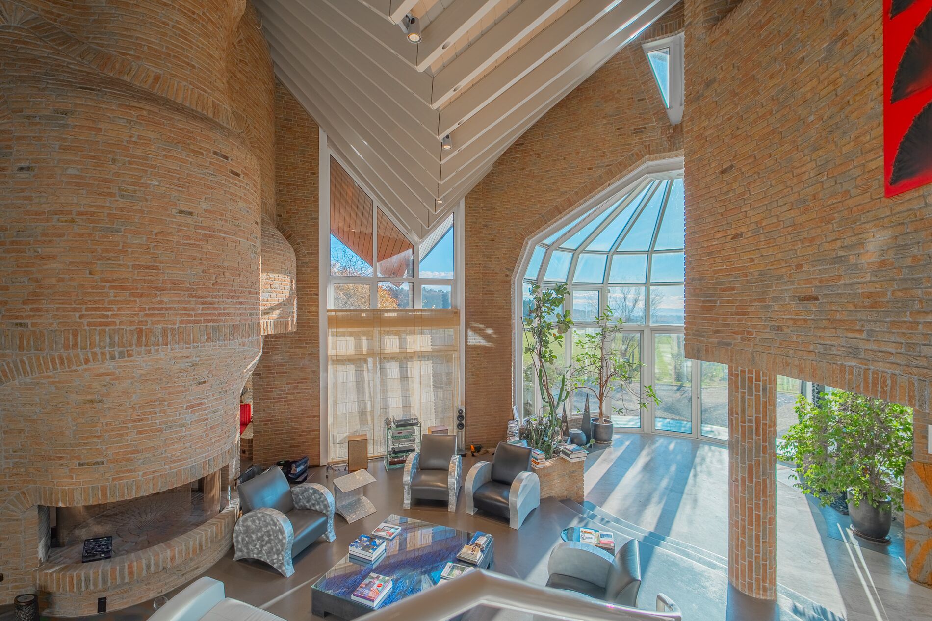 Unusual architect-designed property with large volumes - Vue 7