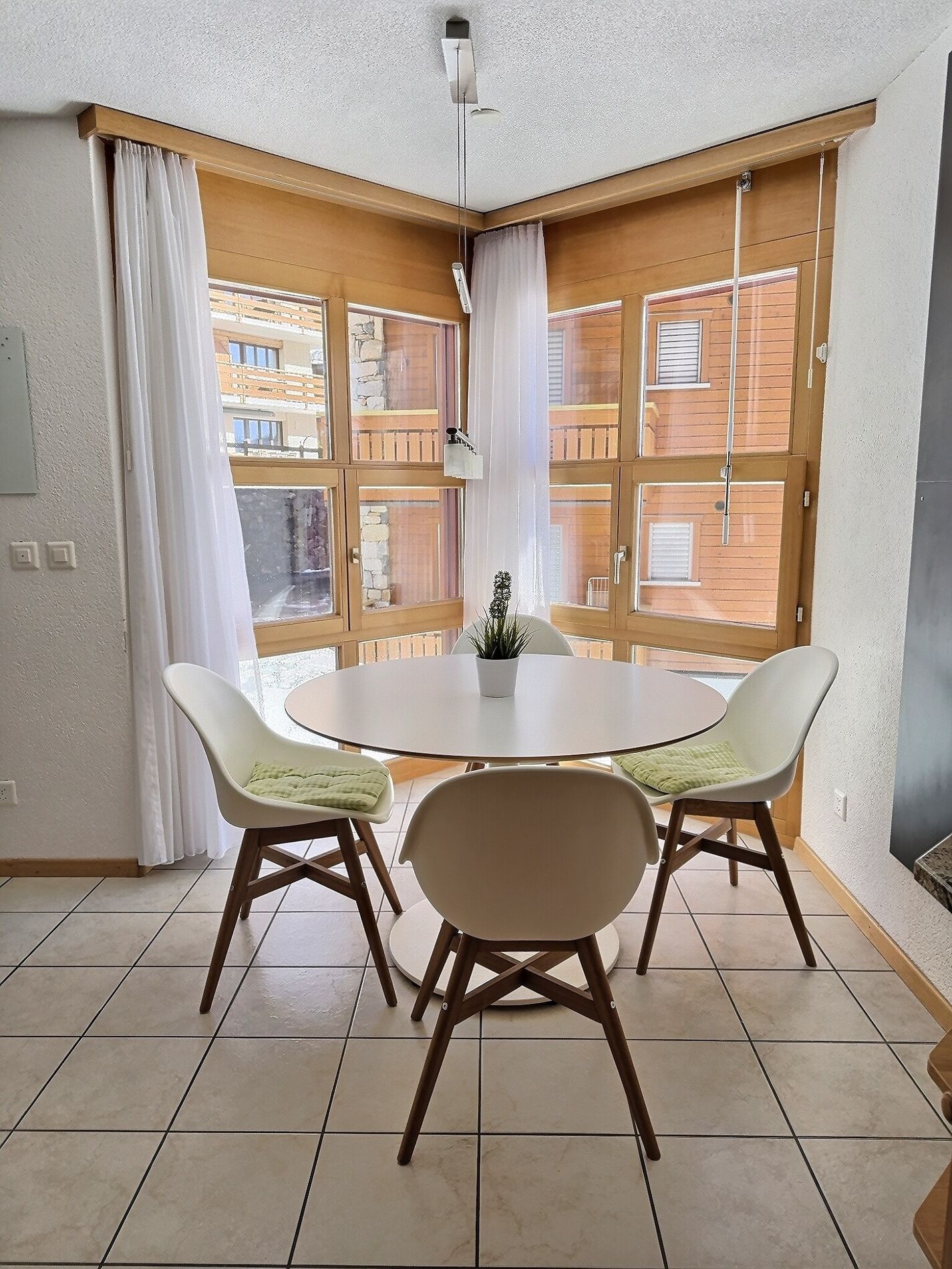 Spacious apartment in the heart of the village - Vue 4