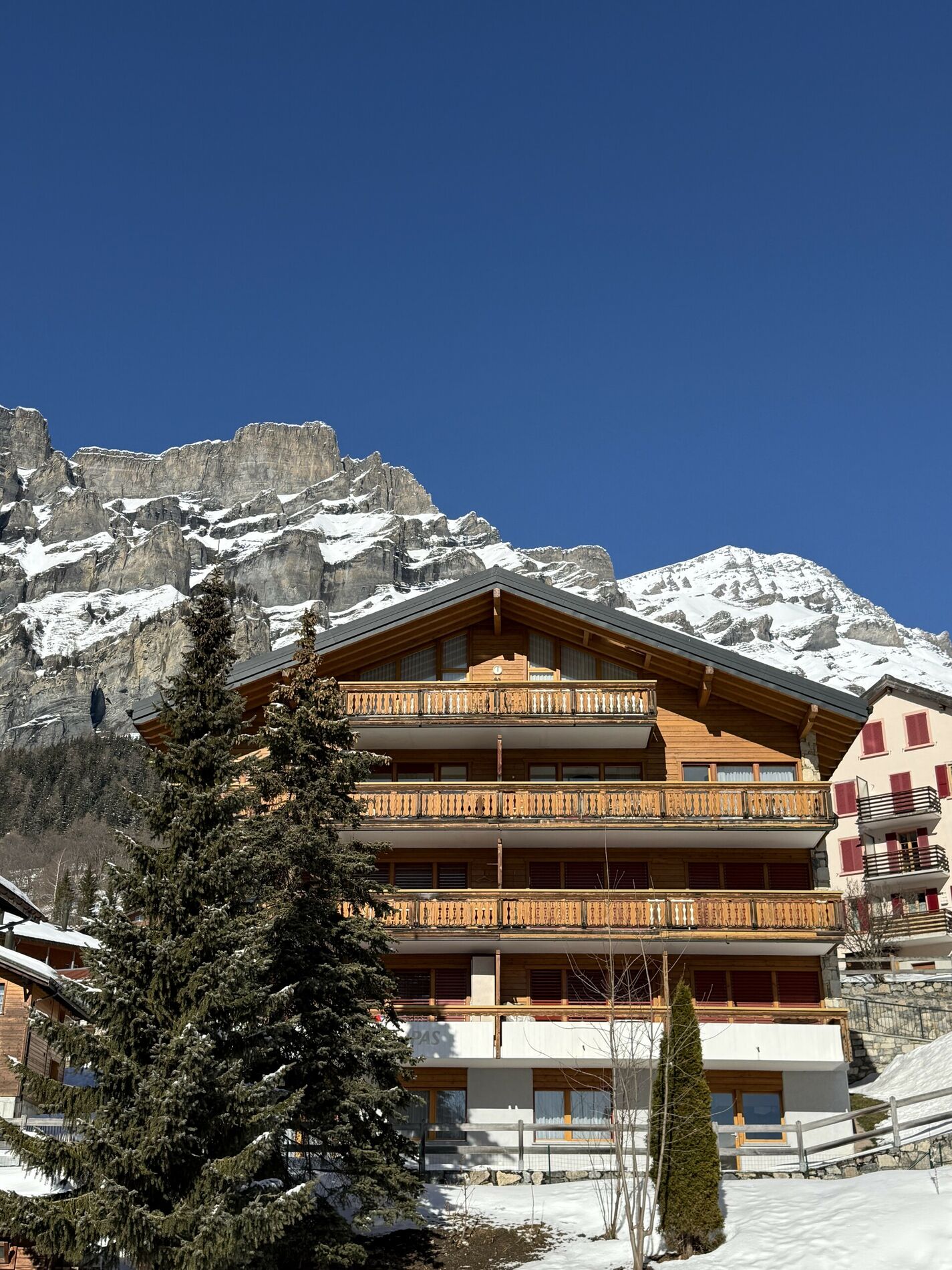 Spacious apartment in the heart of the village - Vue 2