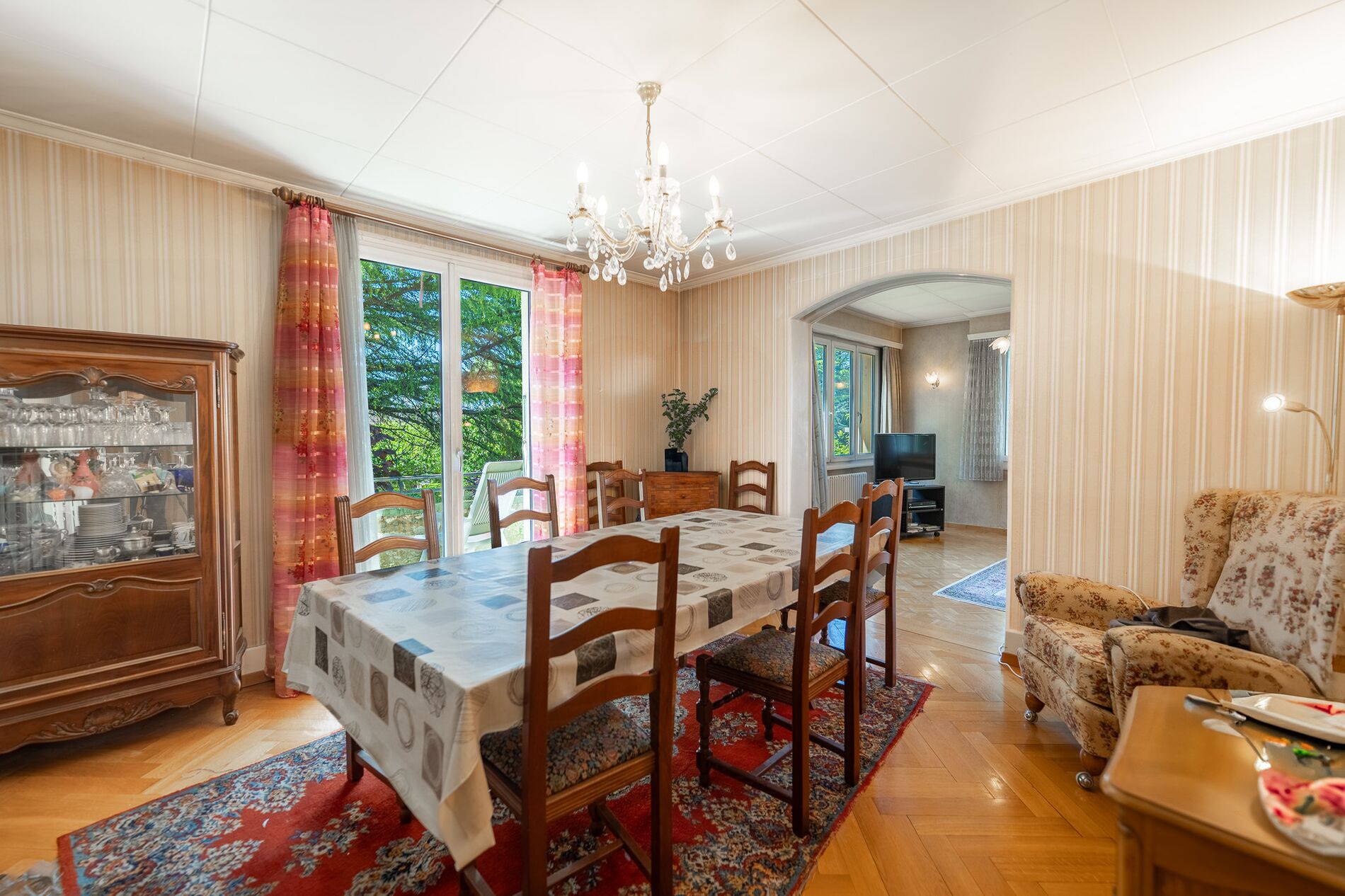 Detached house to renovate in the heart of Chailly - Vue 4