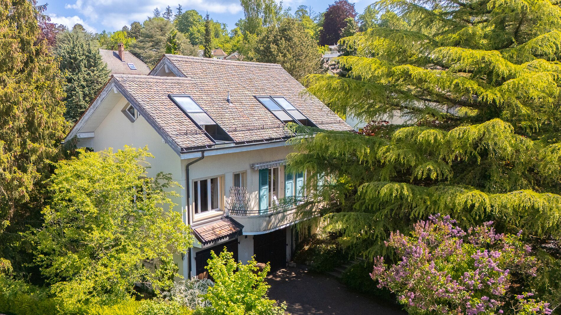 Detached house to renovate in the heart of Chailly - Vue 1