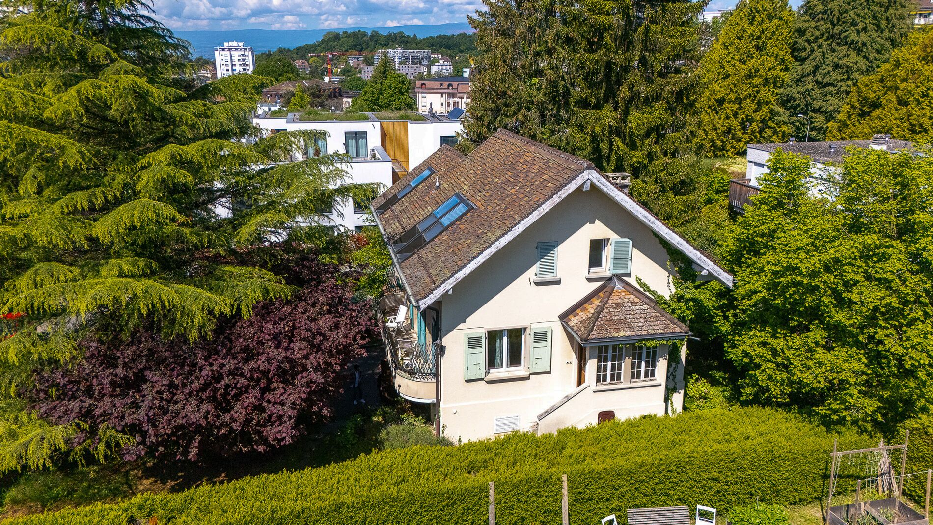 Detached house to renovate in the heart of Chailly - Vue 10
