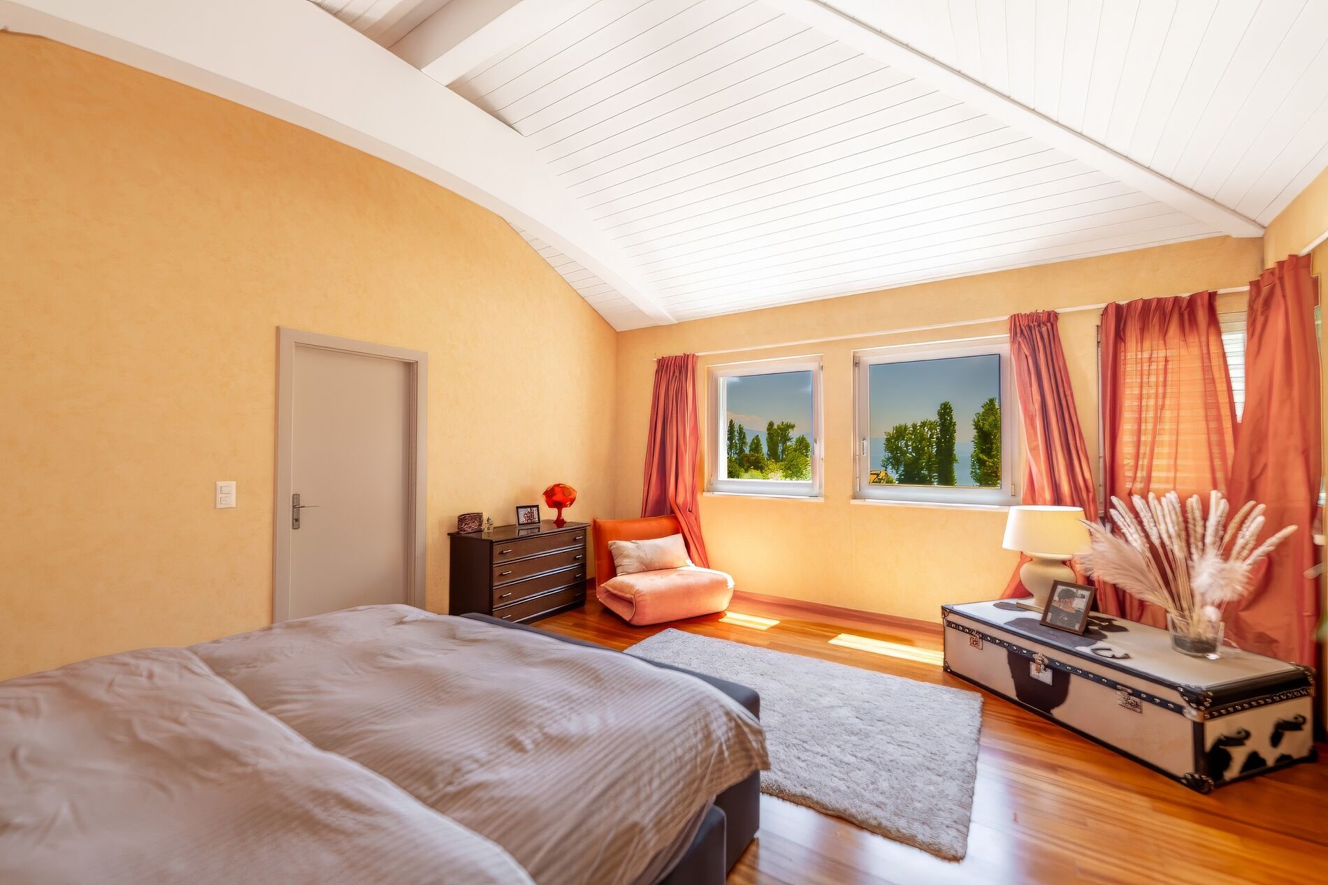 Somptueuse maison avec vue lac et piscine - Vue 9