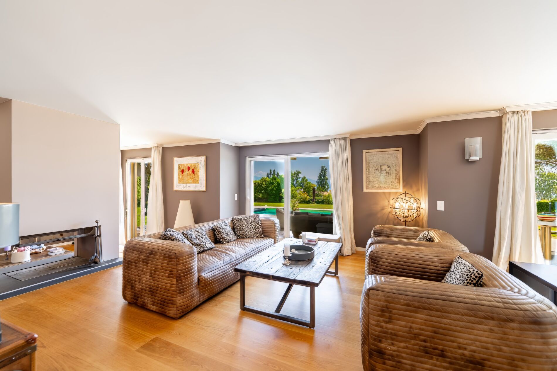 Luxurious house with lake view and swimming pool - Vue 14