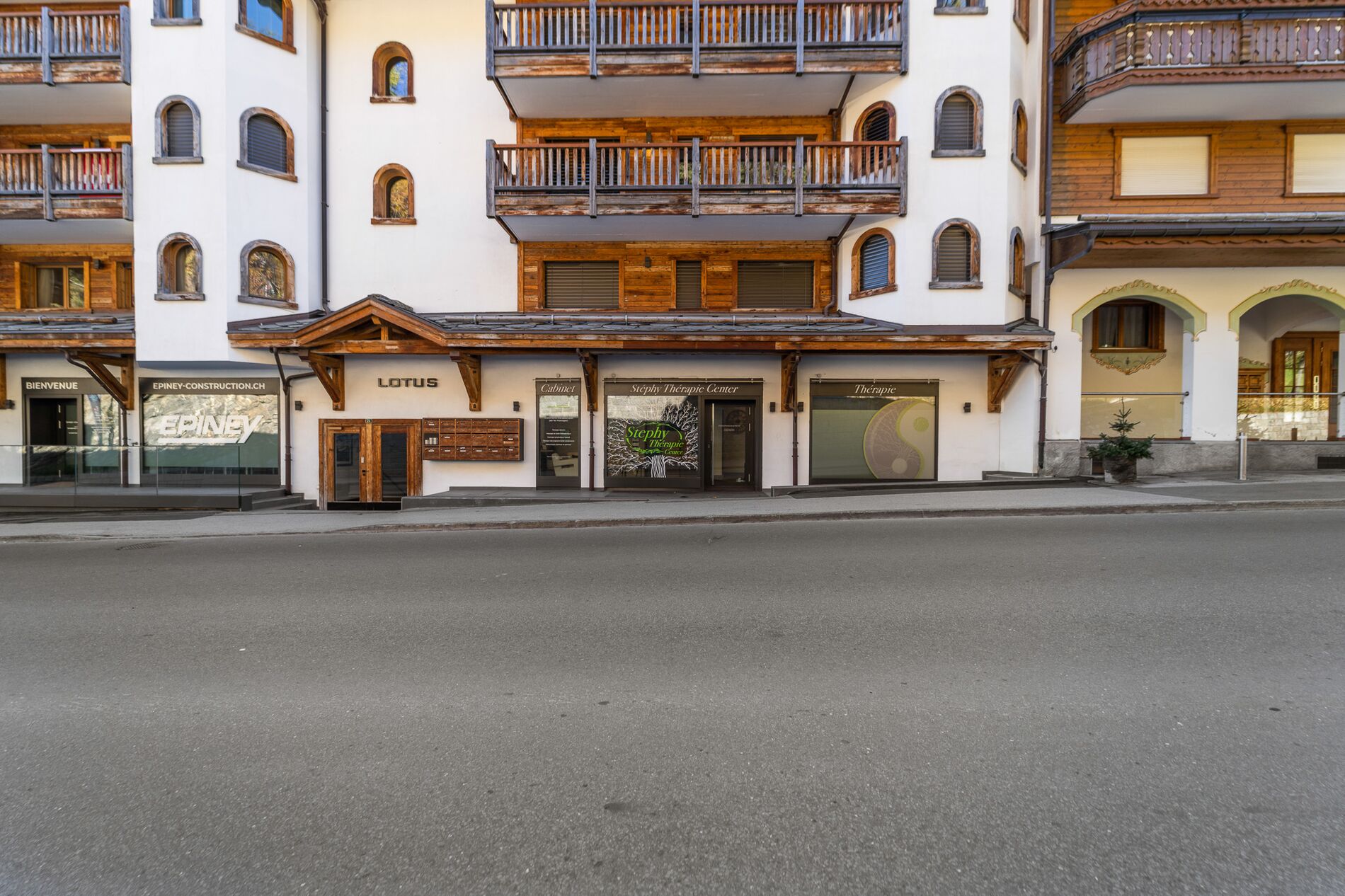 Very nice commercial premises close to the center of Montana - Vue 2