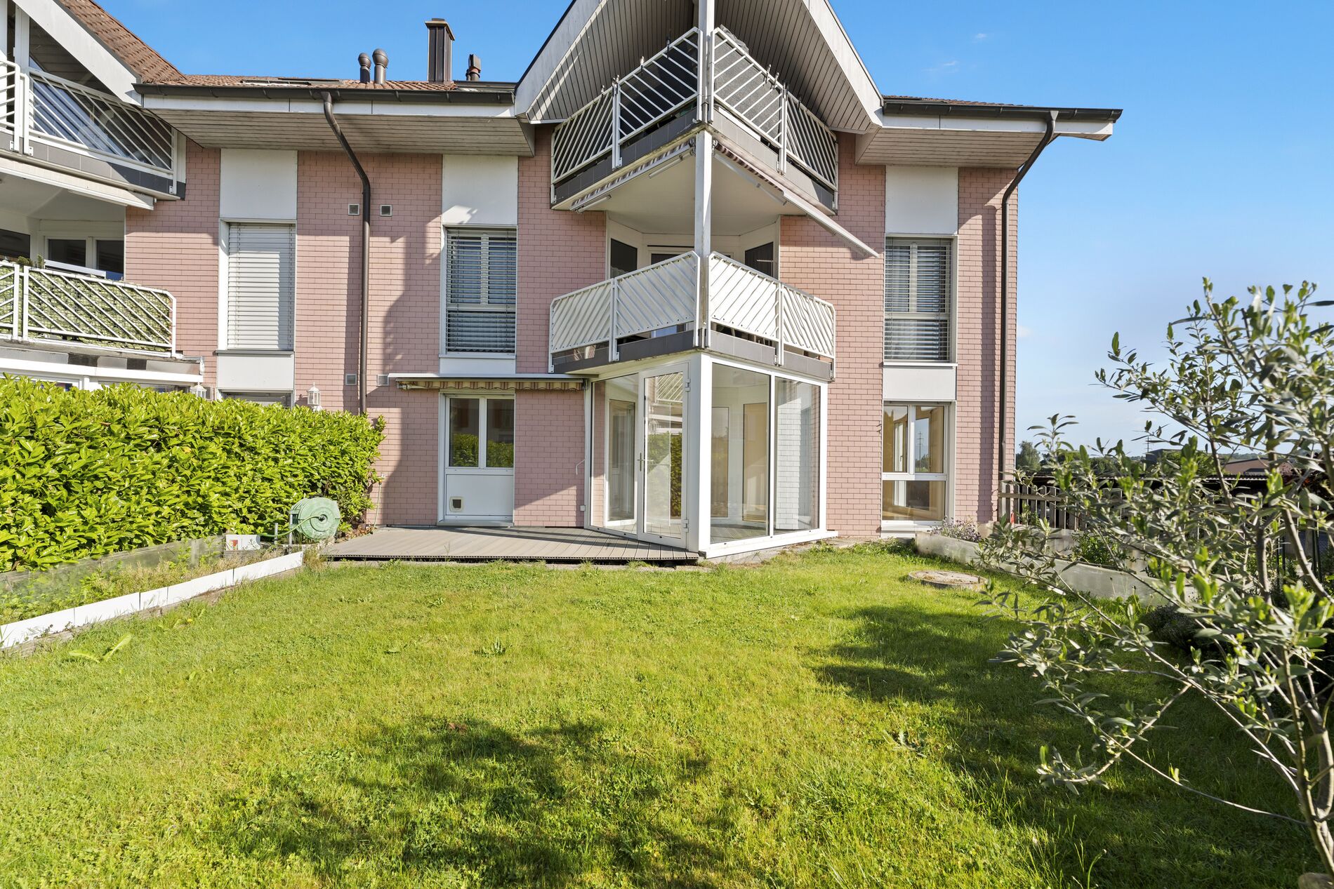 Lovely ground-floor apartment with garden, 5 minutes by car from the lake - Vue 16