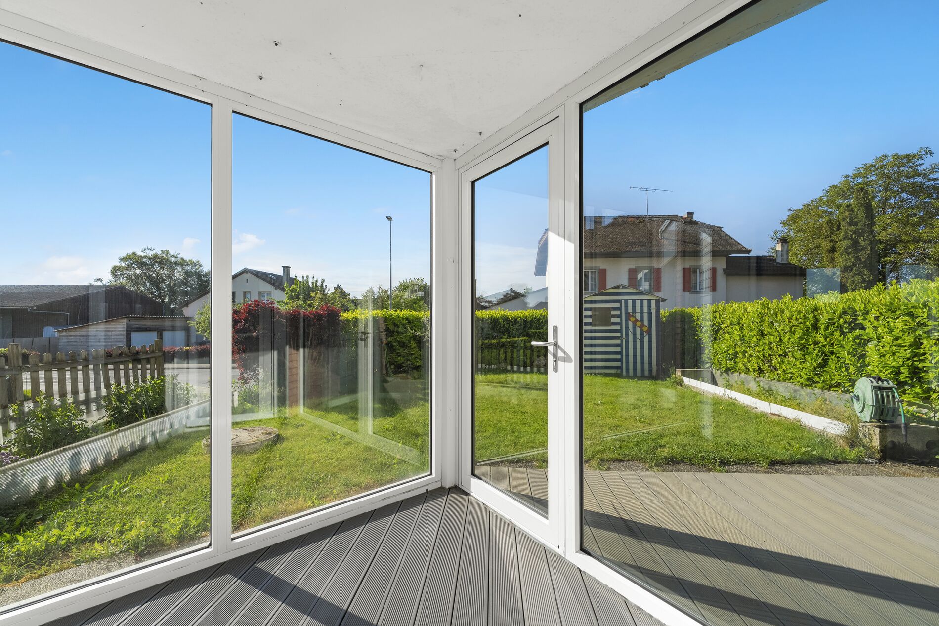 Lovely ground-floor apartment with garden, 5 minutes by car from the lake - Vue 4