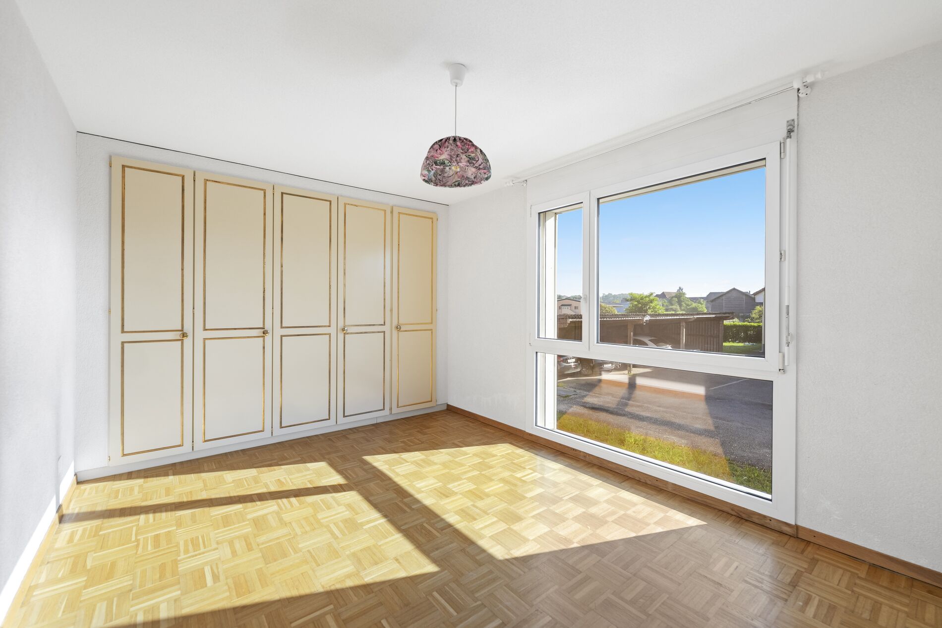 Lovely ground-floor apartment with garden, 5 minutes by car from the lake - Vue 8