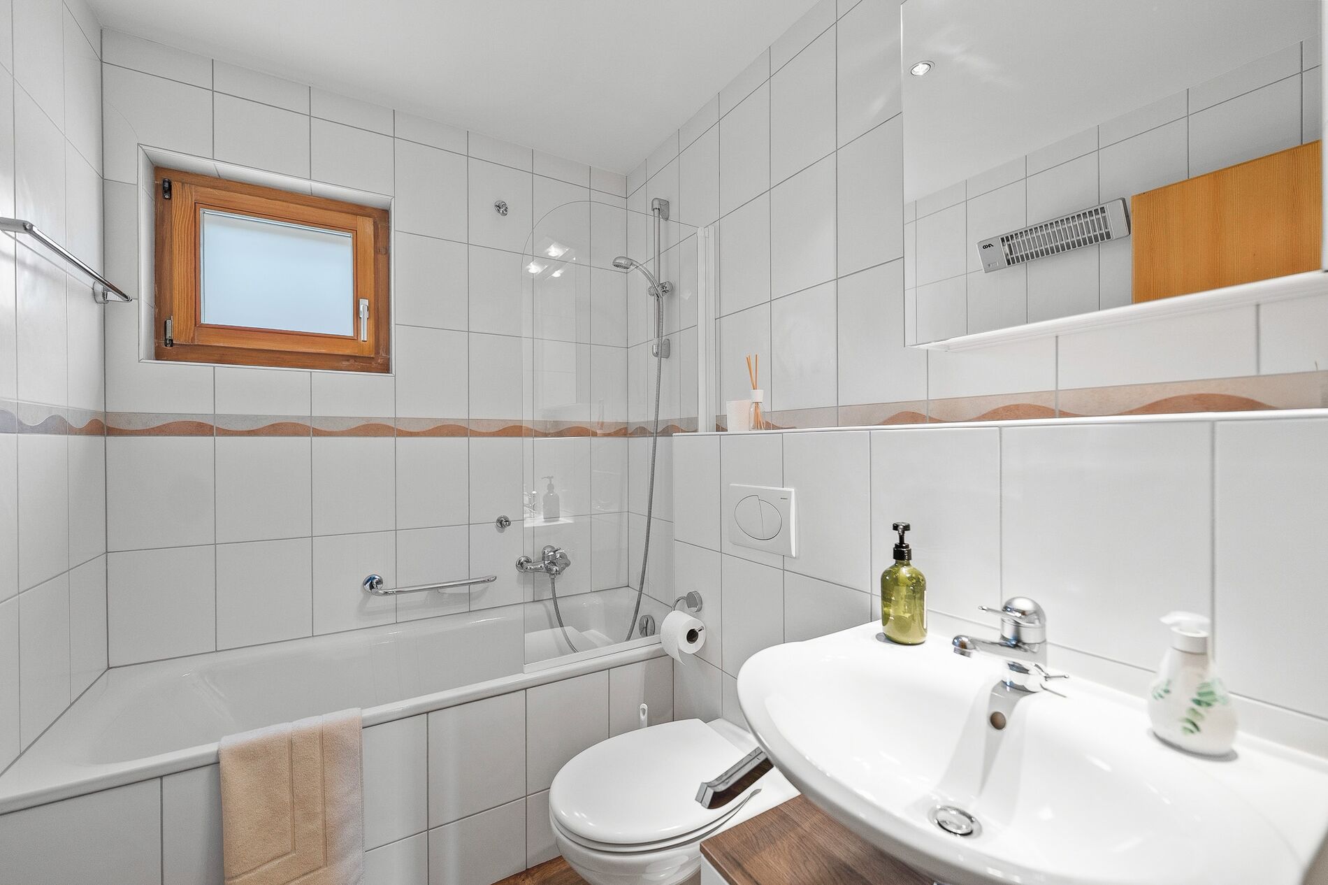 Alpine elegance just steps from the Ballesteros Golf Course - Vue 9
