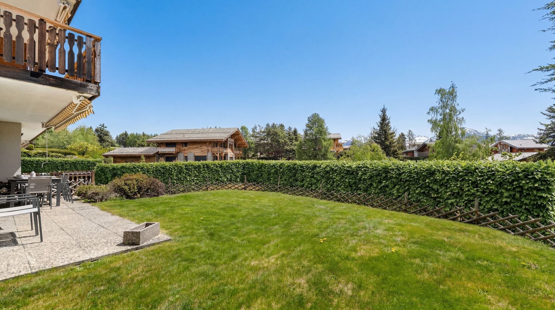 Alpine elegance just steps from the Ballesteros Golf Course - Vue 3
