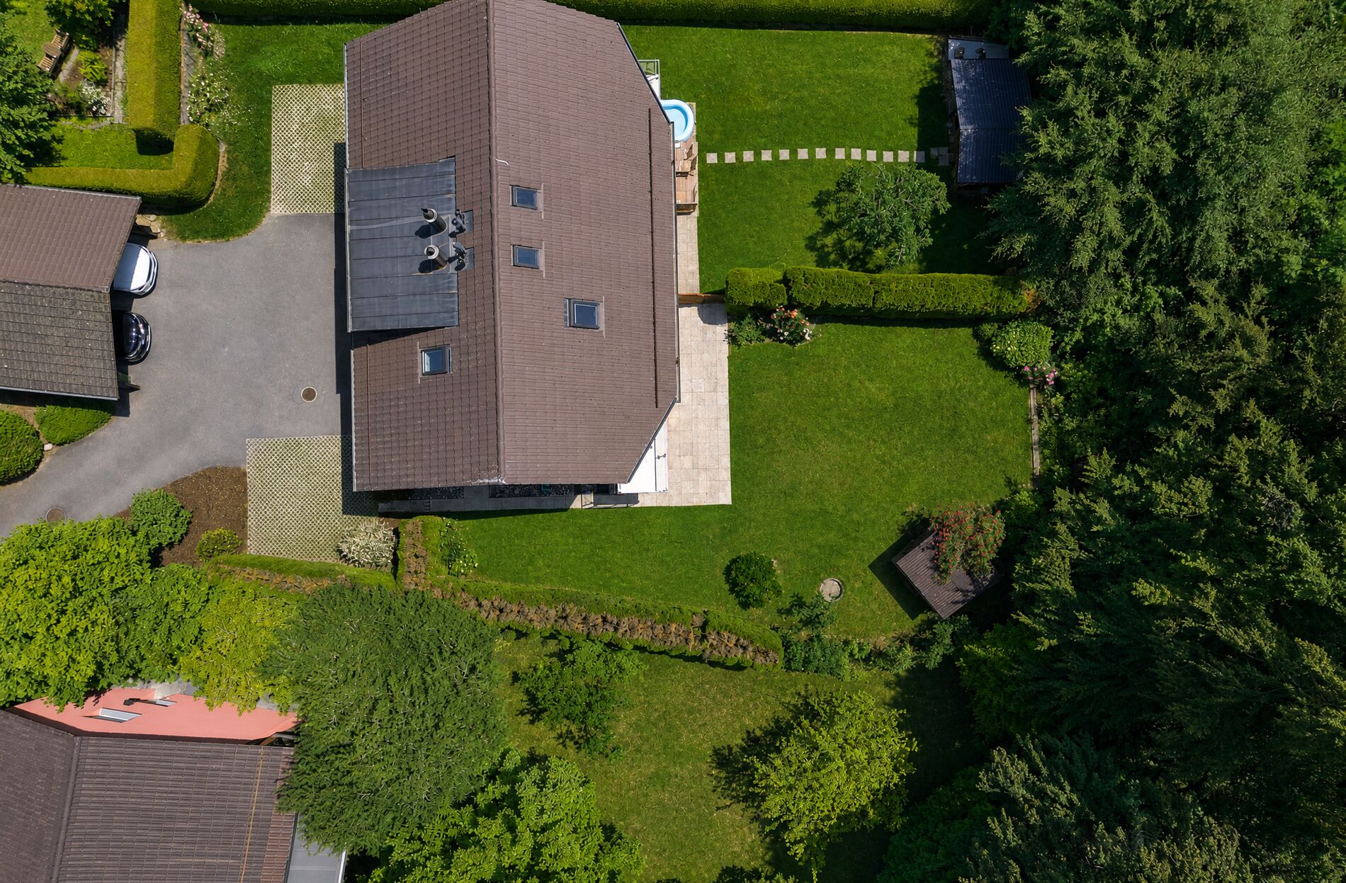 EPALINGES – A FAMILY HOME IN THE HEART OF GREEN COUNTRYSIDE - Vue 2