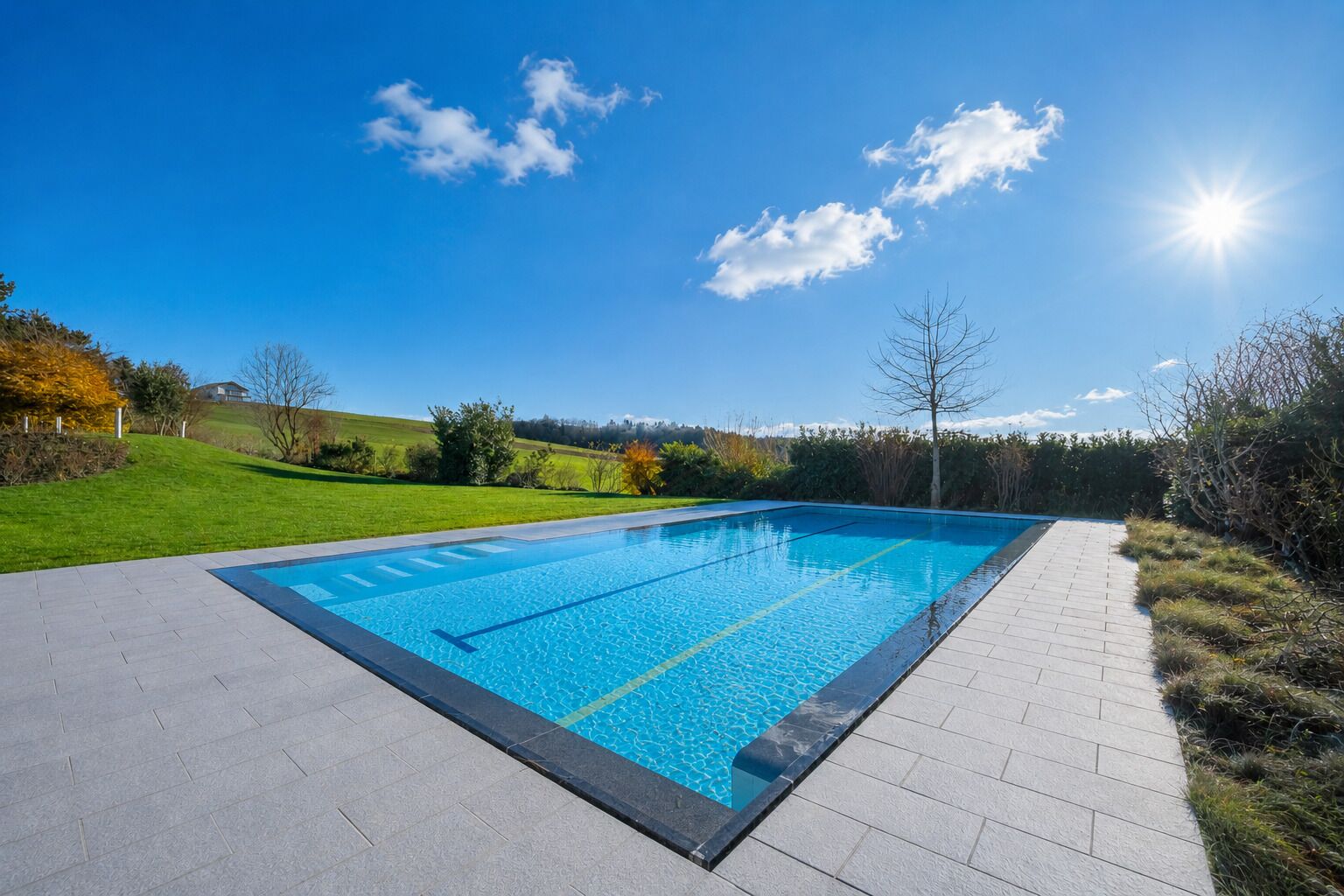 Unusual architect-designed property with large volumes - Vue 2