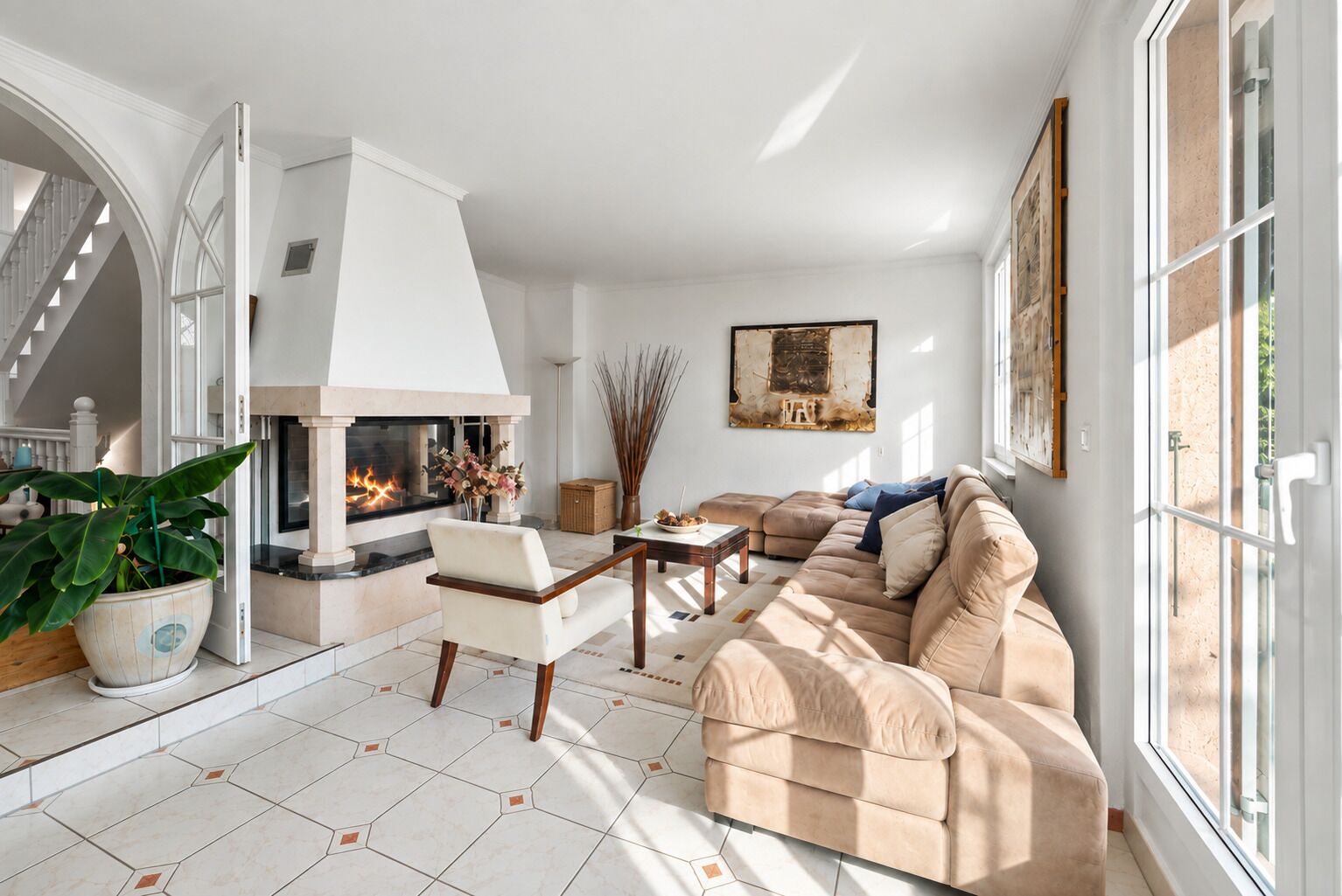 A villa with exceptional proportions, just steps from the beach - Vue 4